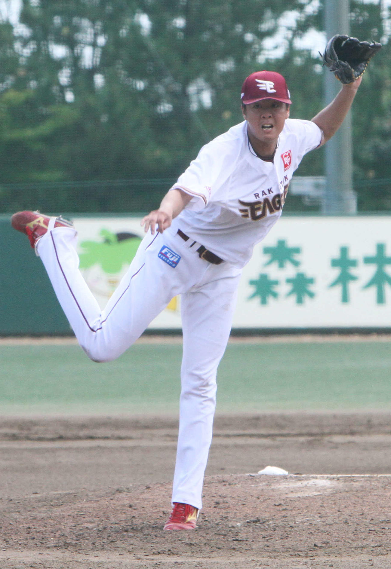 9回2安打8奪三振と好投し、プロ初完封勝利を挙げた松井友