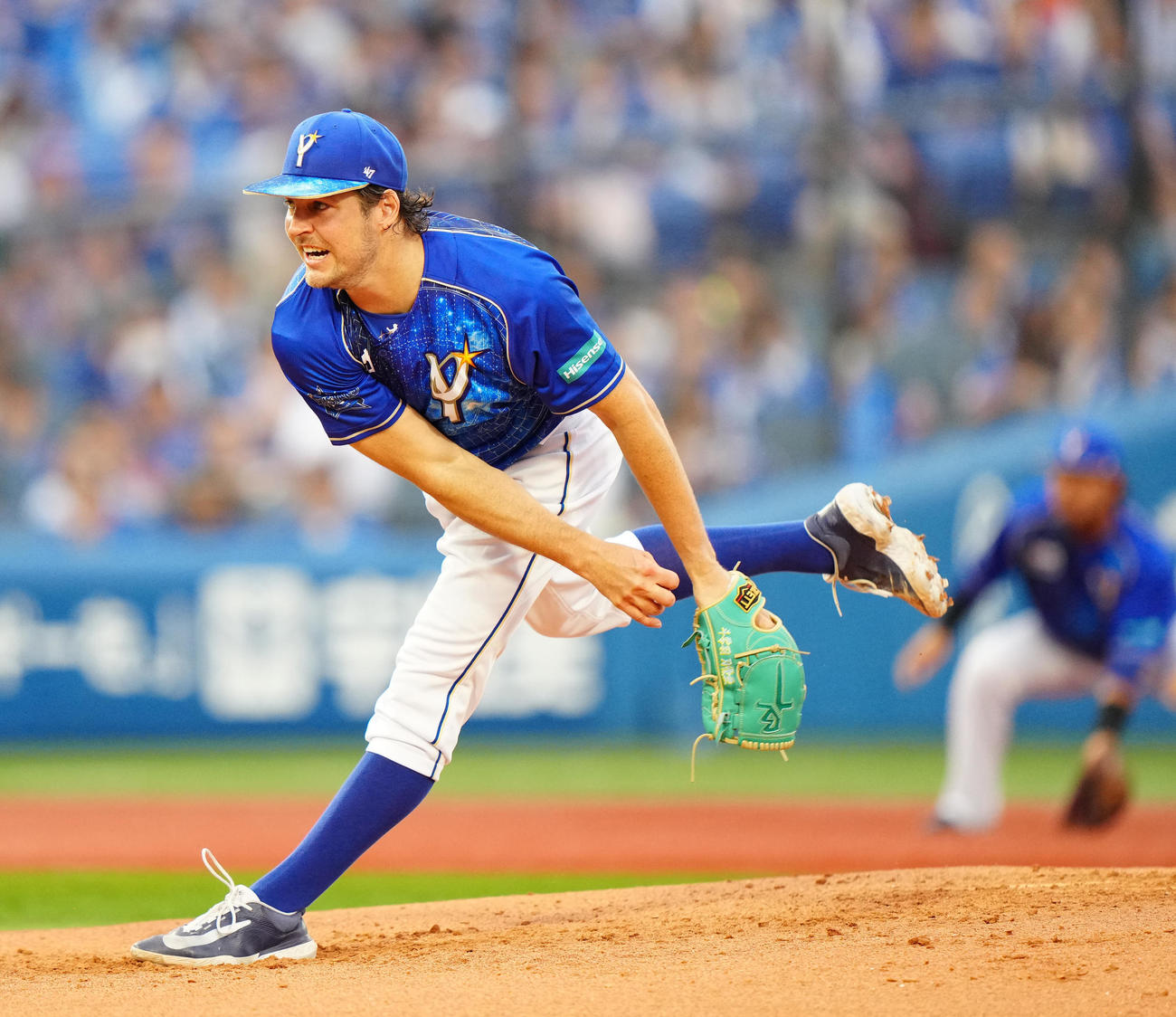 DeNA対中日　DeNA先発のバウアー（撮影・江口和貴）