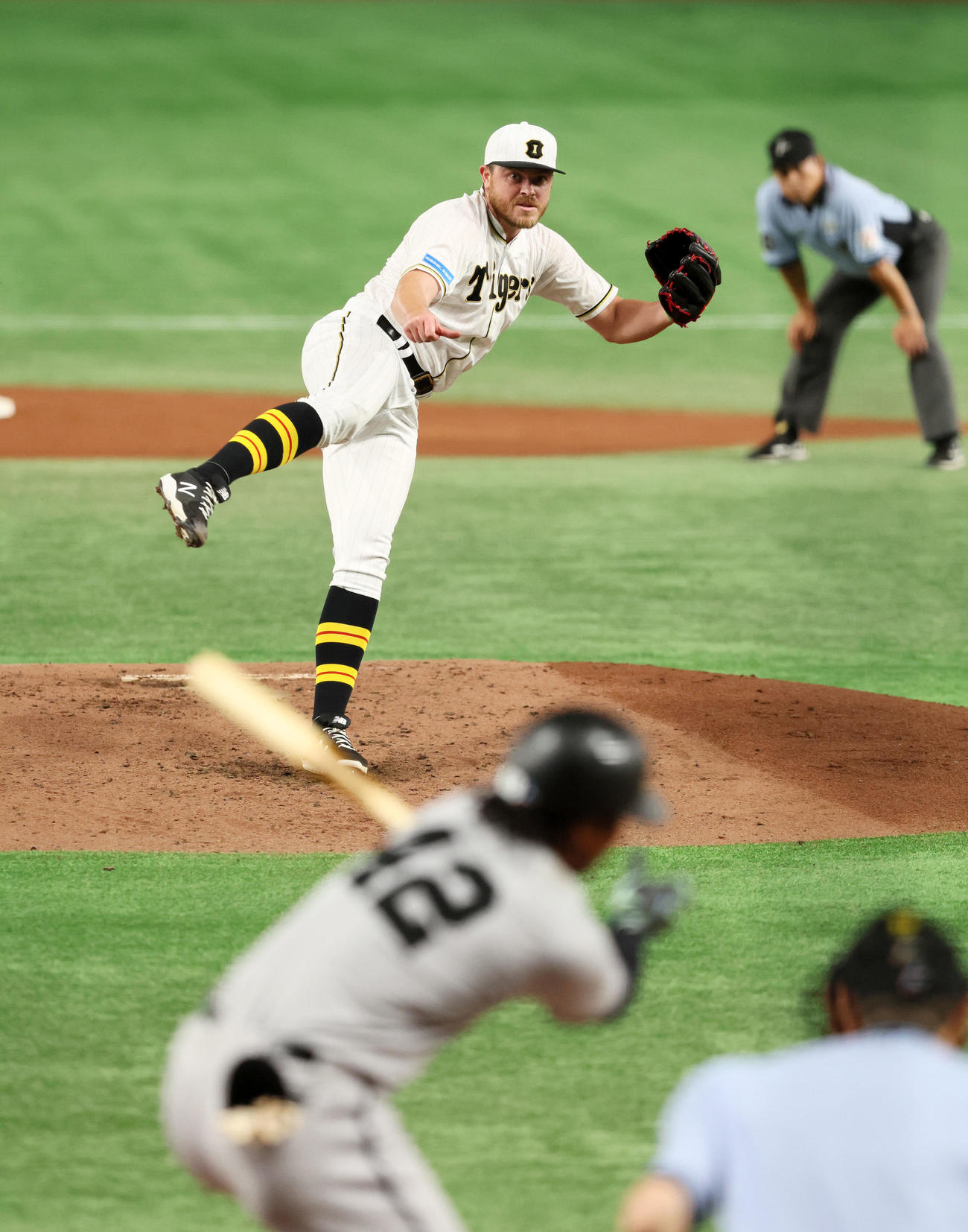 巨人対阪神　2回裏巨人1死二塁、ビーズリーはブリンソンを空振り三振に仕留める（撮影・加藤哉）