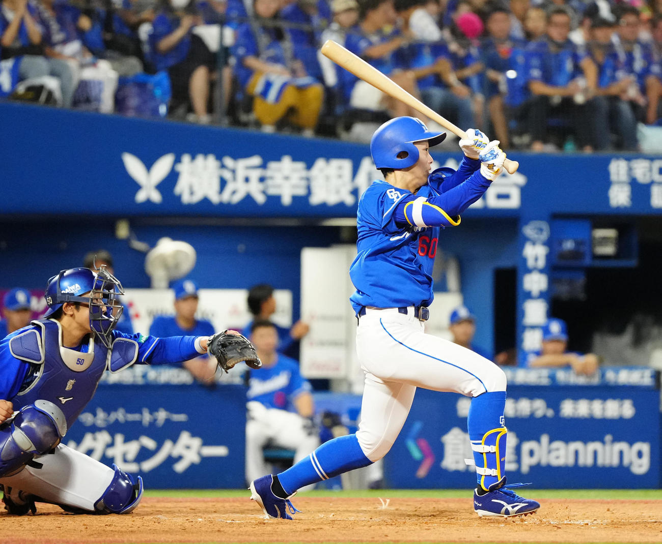 DeNA対中日　5回表中日2死二塁、右前適時打を放つ岡林（撮影・江口和貴）