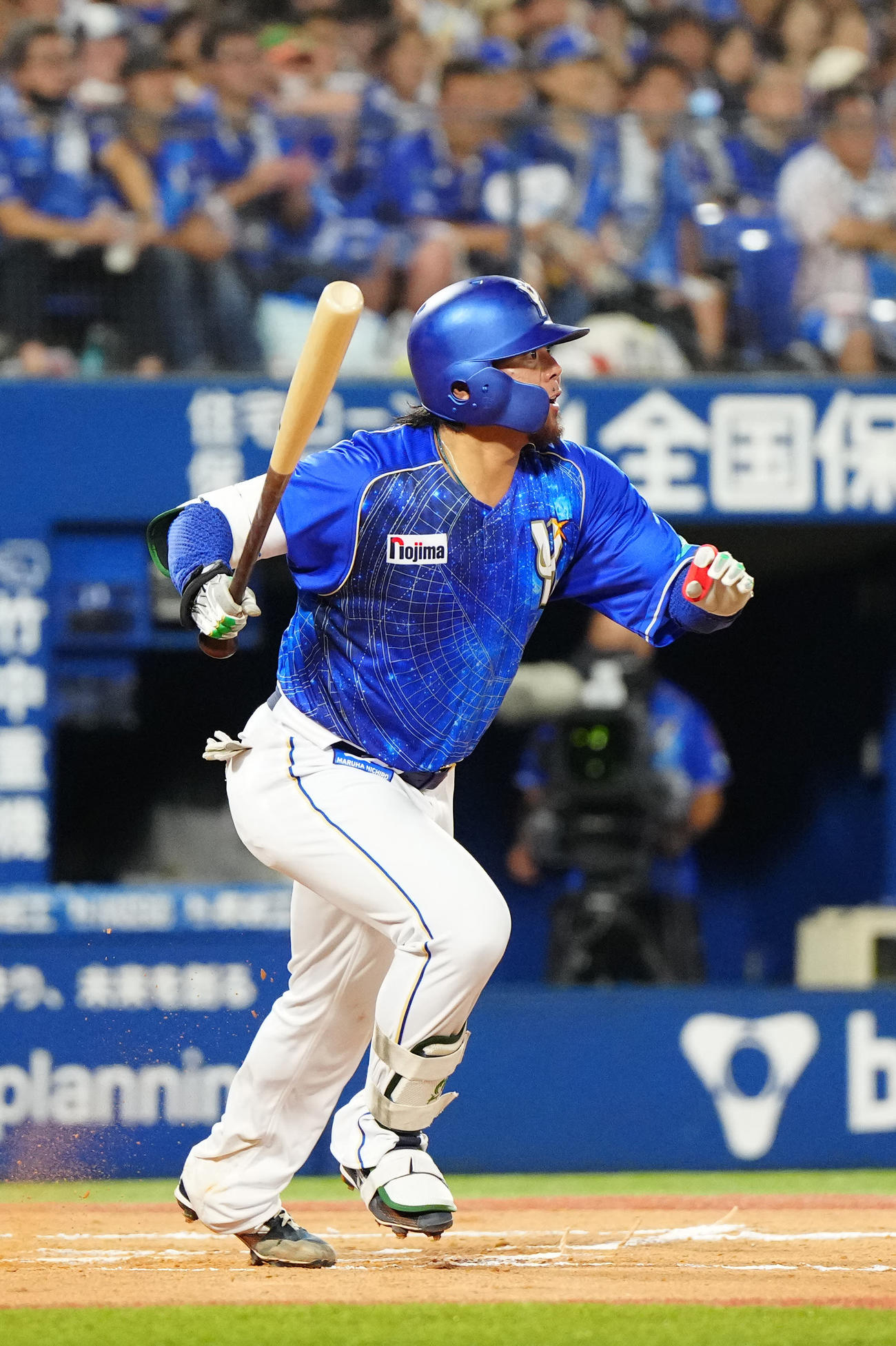 DeNA対中日　6回裏DeNA2死一塁、中前打を放つ浜口（撮影・江口和貴）