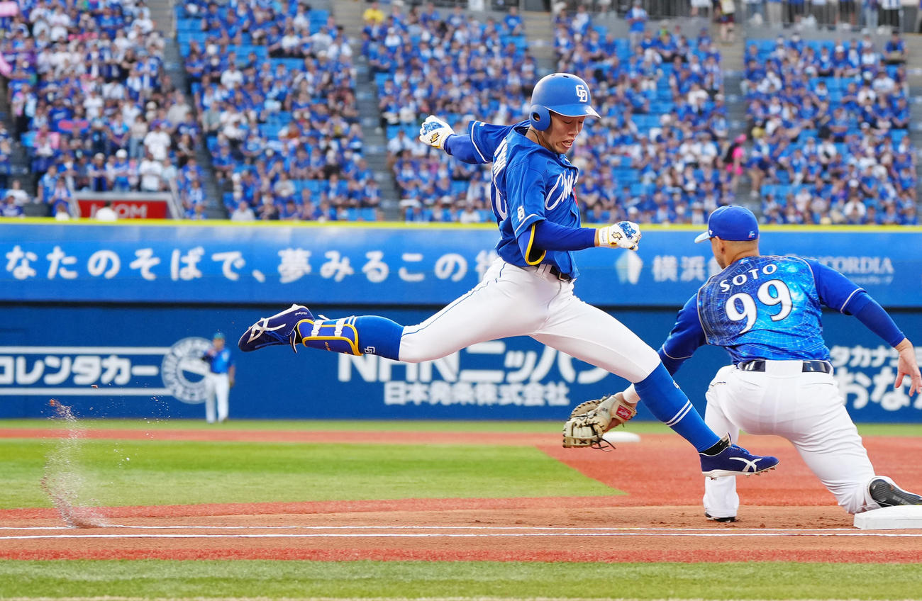 DeNA対中日　1回表中日無死、遊ゴロに倒れる岡林（撮影・江口和貴）