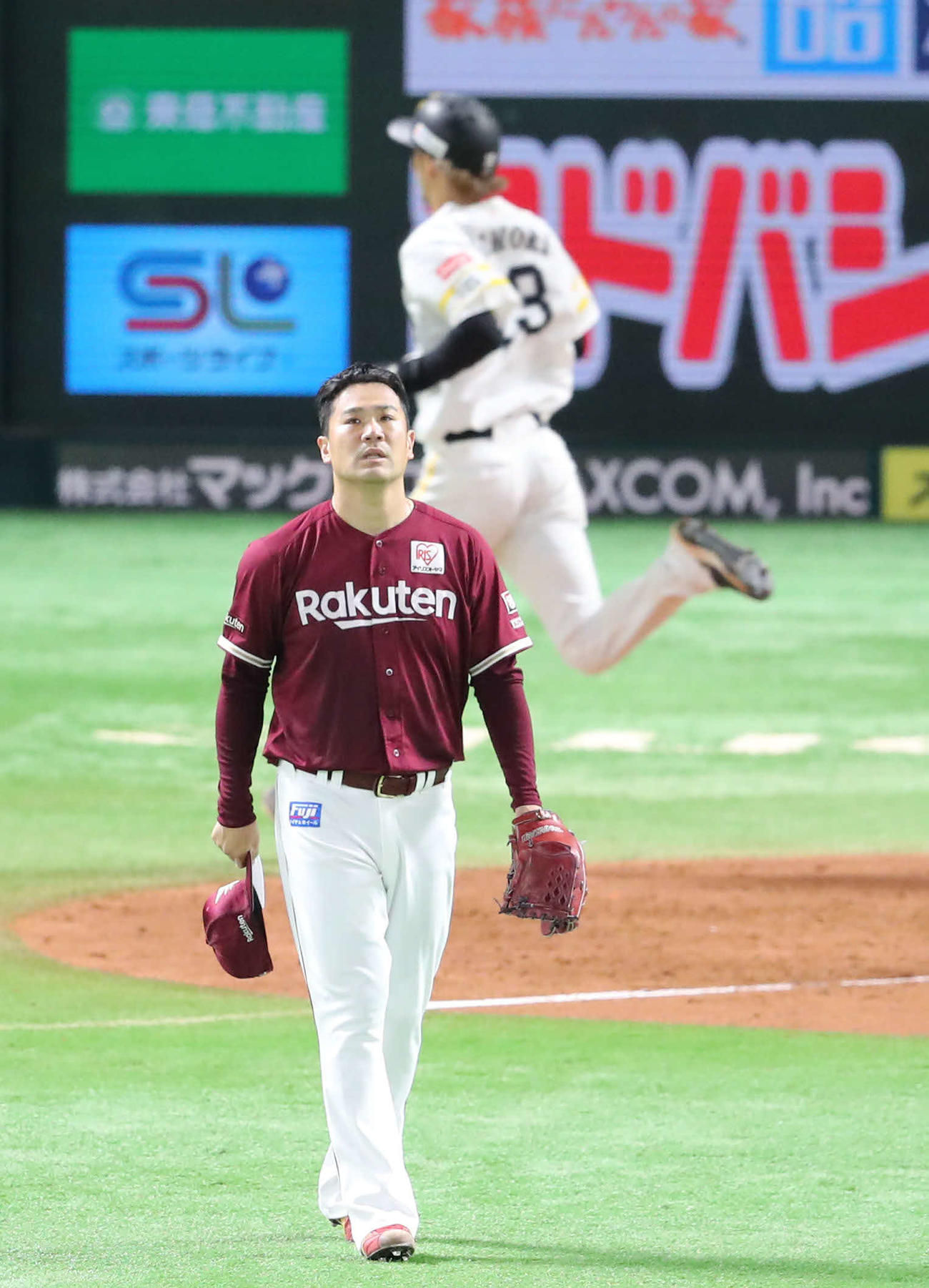 ソフトバンク対楽天　3回裏ソフトバンク1死三塁、柳田に左犠飛を許した田中将（撮影・梅根麻紀）