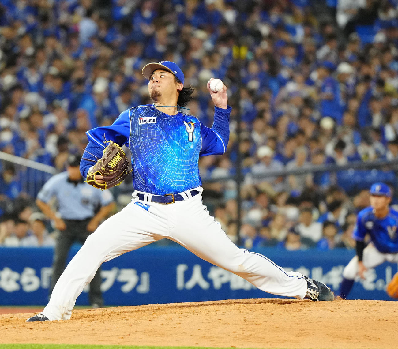 DeNA対中日　7回表、力投するDeNA先発の浜口（撮影・江口和貴）