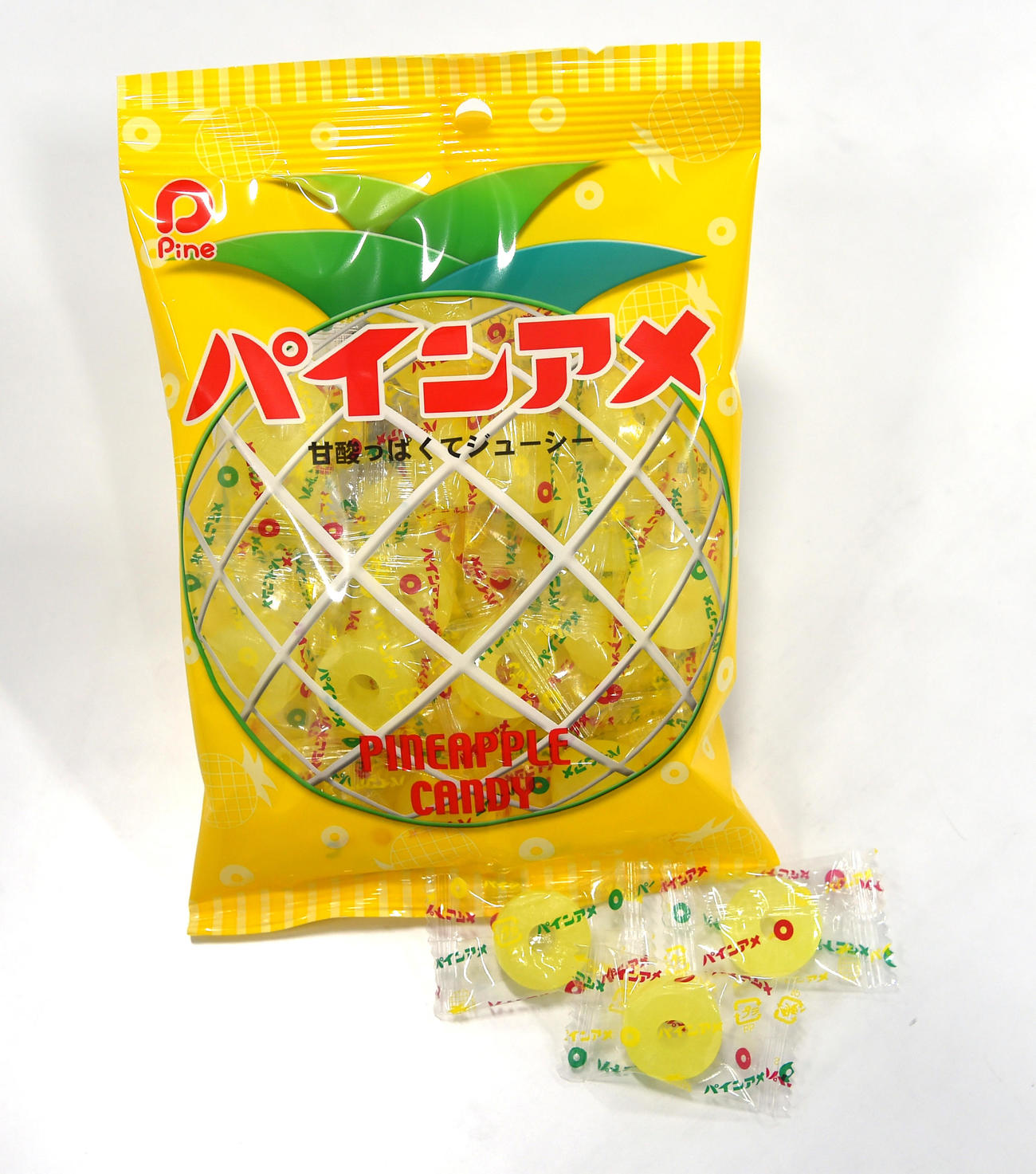 パインアメのパッケージ画像（撮影・清水貴仁）