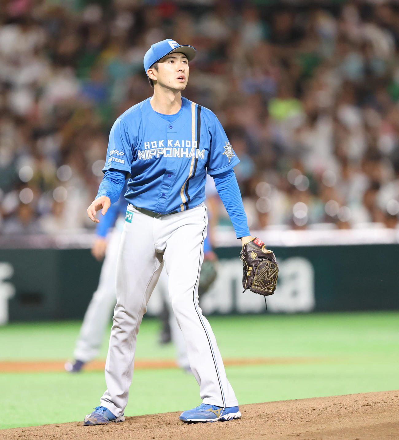ソフトバンク対日本ハム　1回裏ソフトバンク無死、上沢は三森に同点となる右越え本塁打を浴びる（撮影・冨田成美）