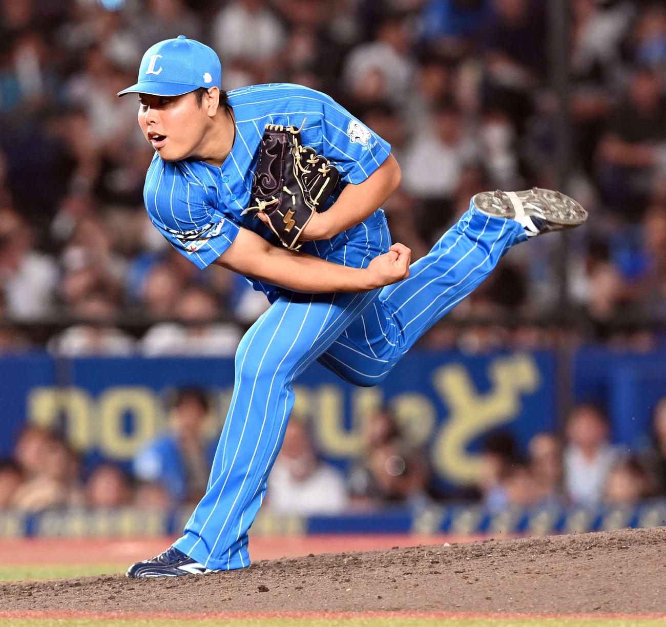 ロッテ対西武　力投する西武平良（撮影・たえ見朱実）