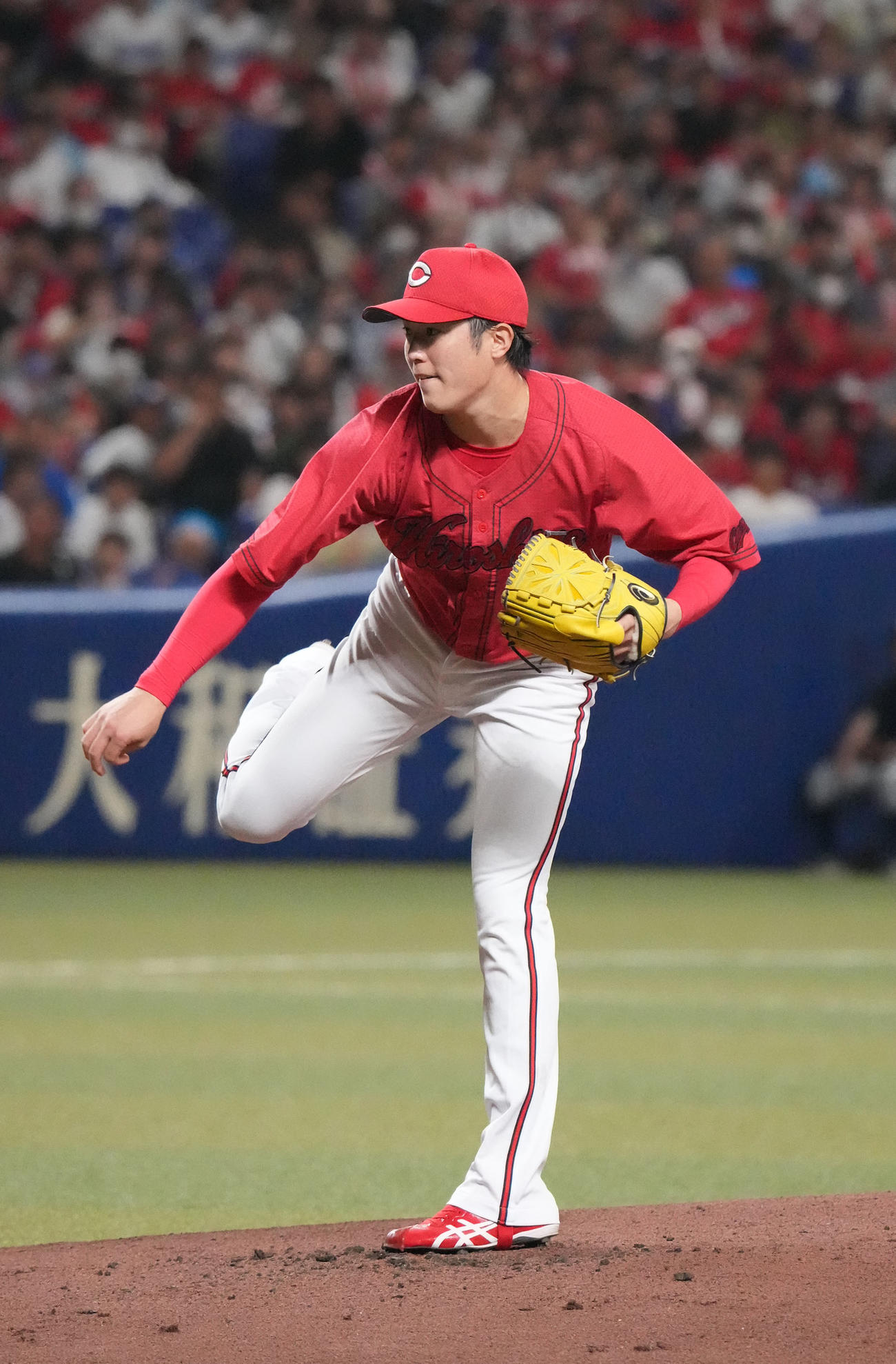 中日対広島　1回裏、登板する広島先発の森下（撮影・森本幸一）
