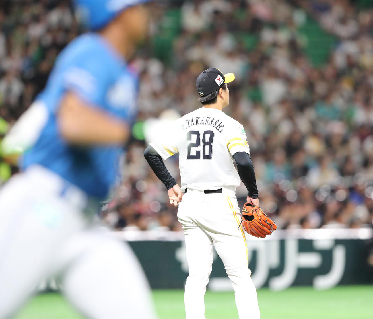 ソフトバンク対日本ハム　4回表日本ハム無死一塁、万波に中越え先制2点本塁打を浴びた高橋礼（撮影・梅根麻紀）