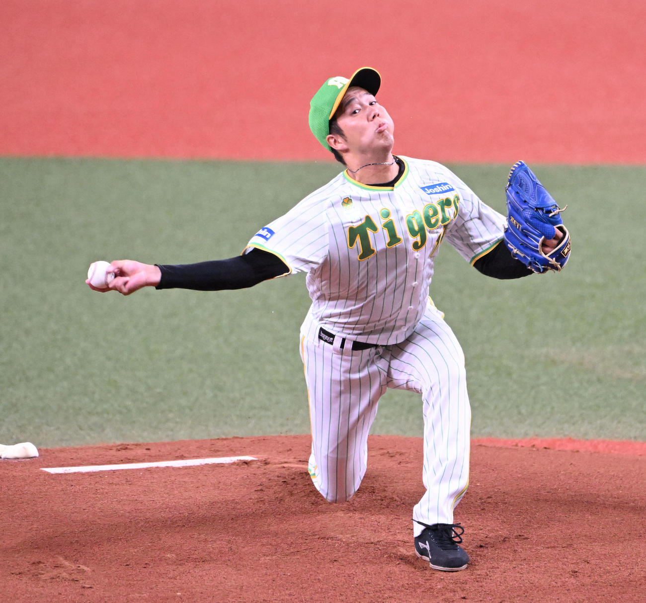 阪神対ヤクルト　阪神先発の青柳（撮影・和賀正仁）