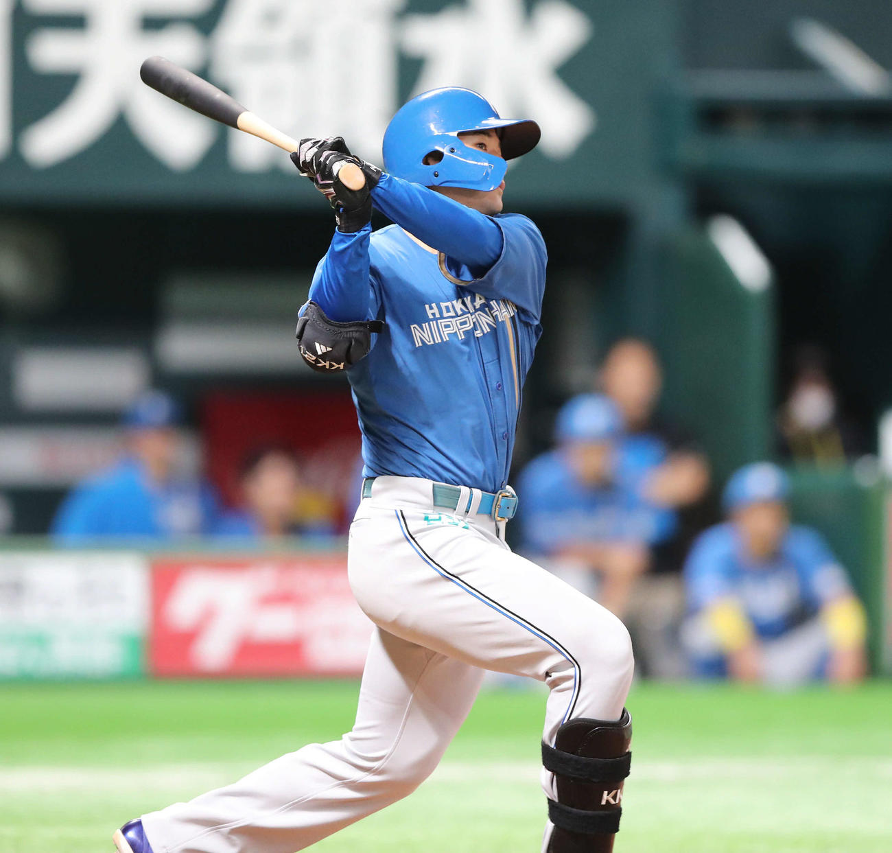 ソフトバンク対日本ハム　5回表日本ハム2死一塁、清宮は右越え2点本塁打を放つ（撮影・梅根麻紀）