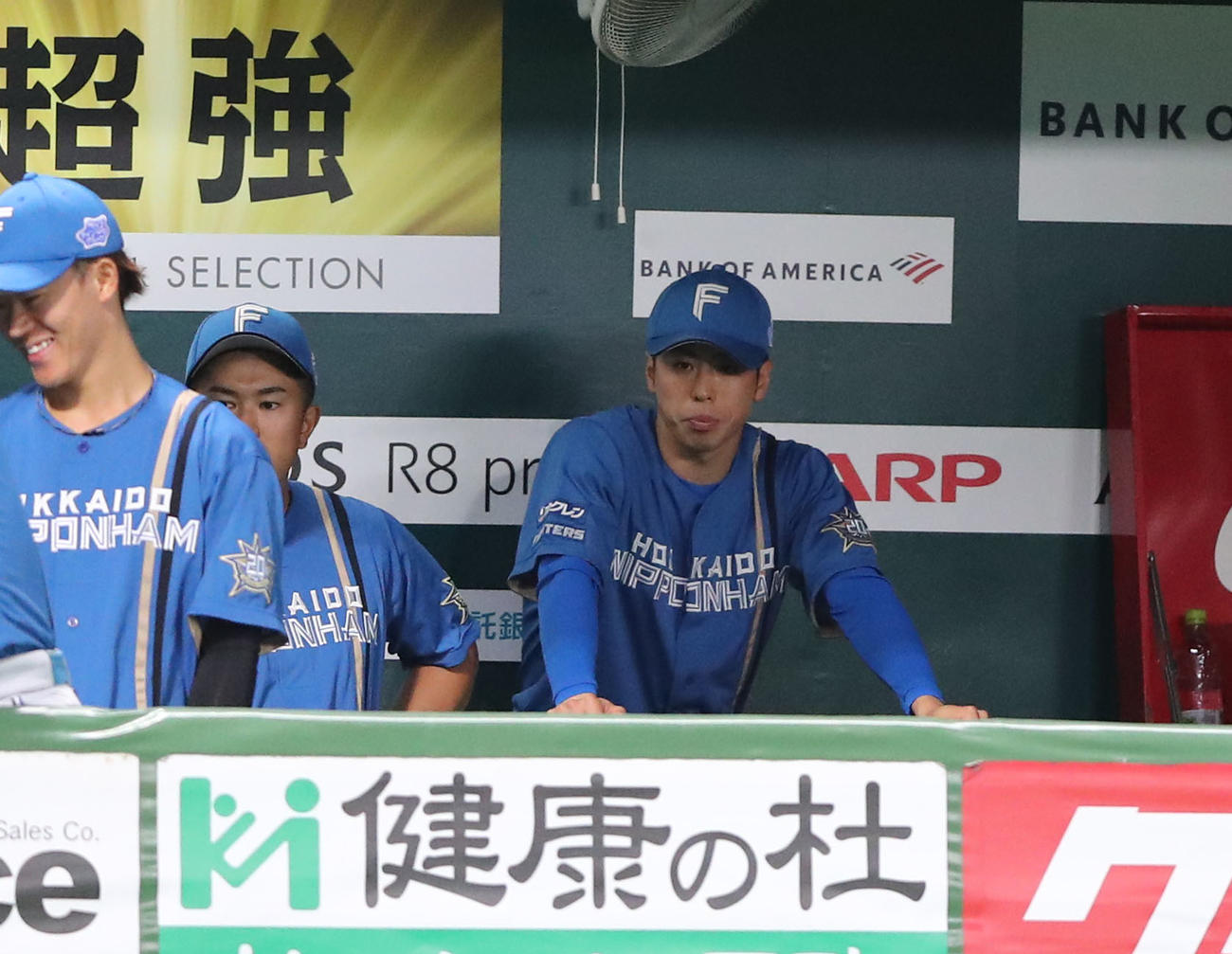 ソフトバンク対日本ハム　病院に行ってから合流した五十幡（撮影・梅根麻紀）