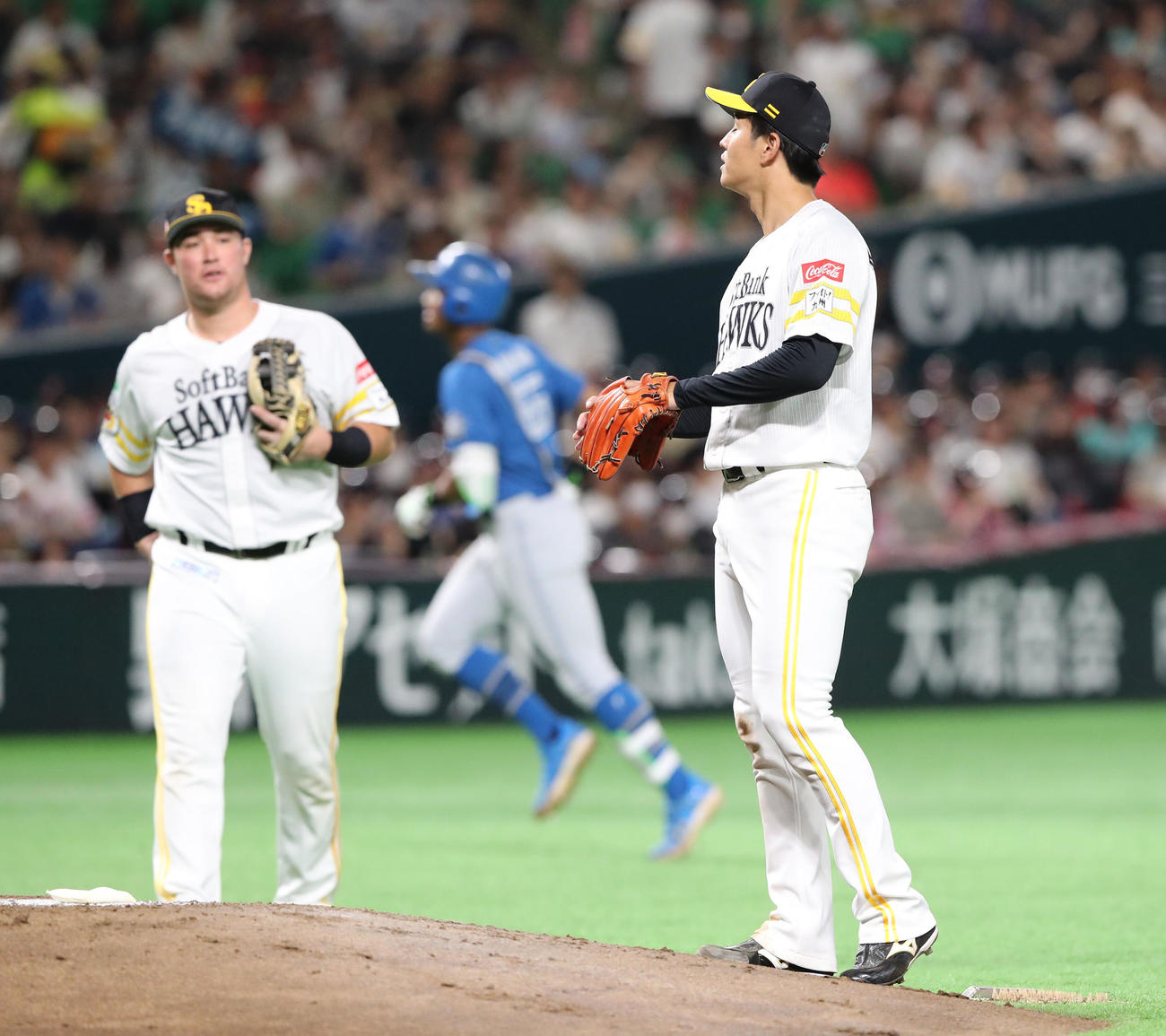 ソフトバンク対日本ハム　4回表日本ハム無死一塁、高橋礼は万波に中越え先制2点本塁打を浴びる（撮影・梅根麻紀）