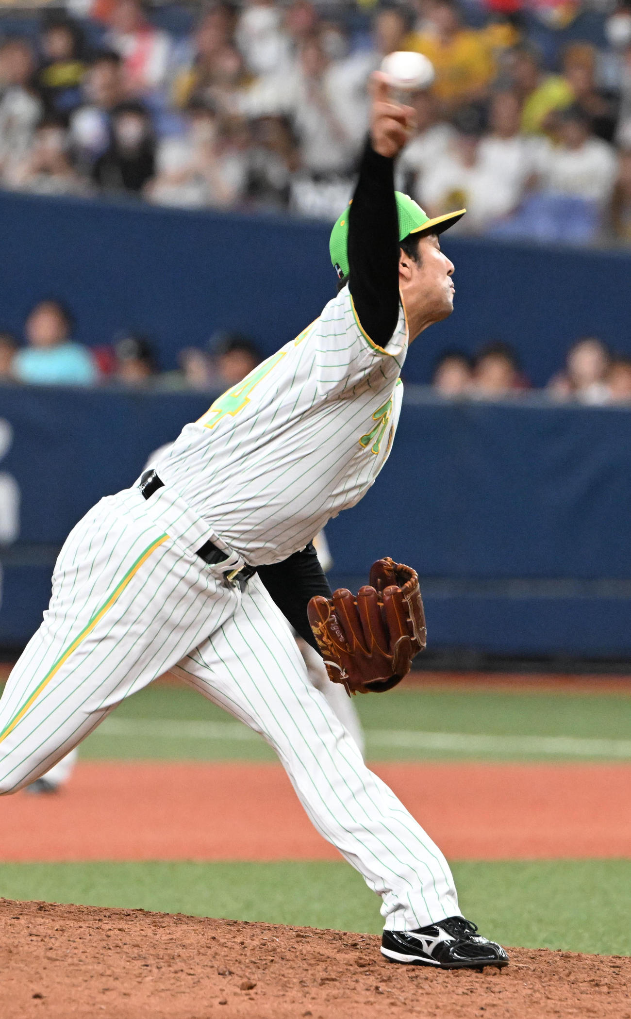 阪神対ヤクルト　9回に登板する阪神加治屋（撮影・和賀正仁）