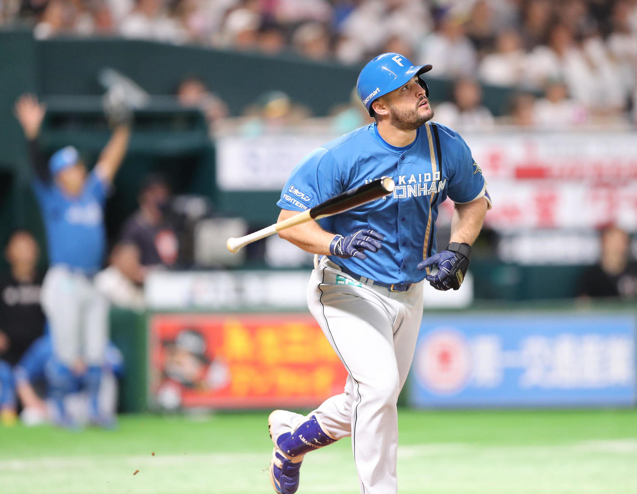 ソフトバンク対日本ハム　3回表日本ハム2死一塁、マルティネスは右越えに先制となる2点本塁打を放つ（撮影・梅根麻紀）