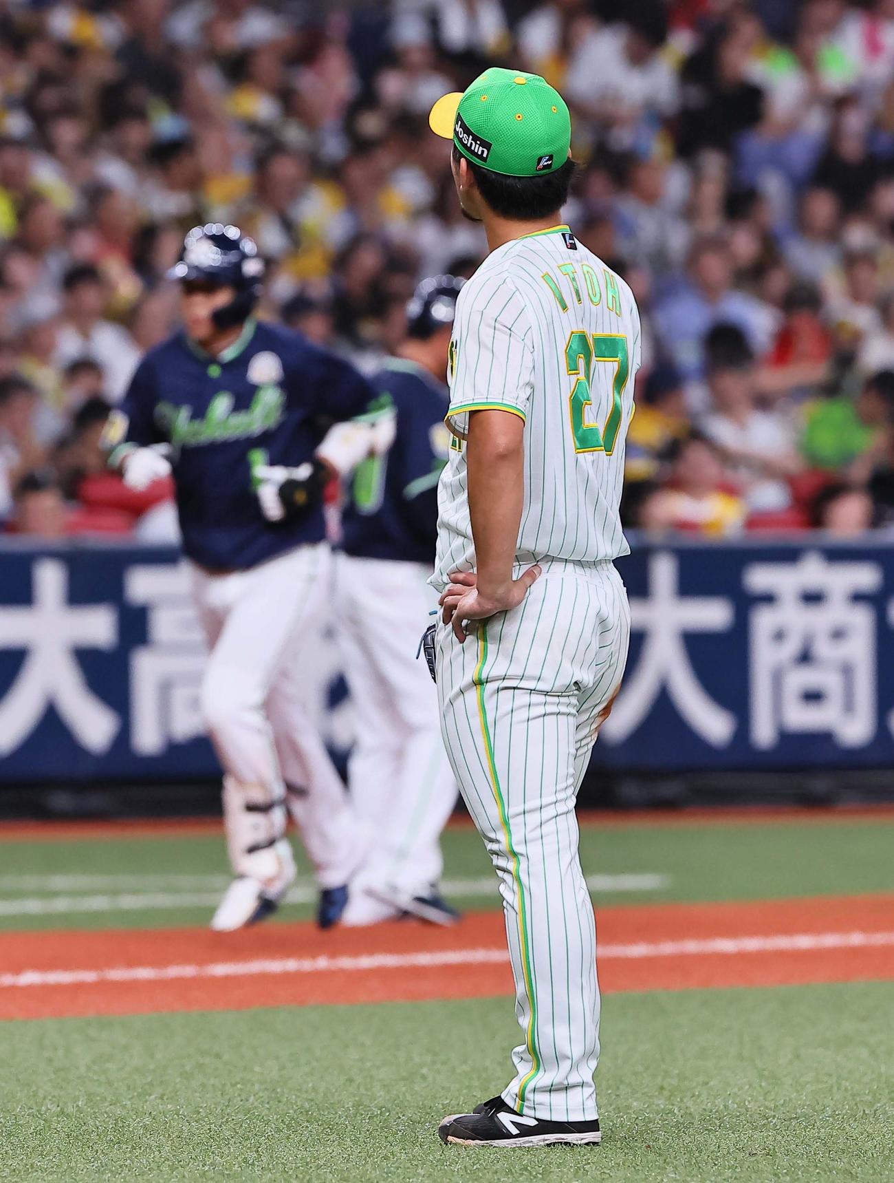 阪神対ヤクルト　5回表ヤクルト2死一塁、伊藤将は山田に2点本塁打を浴びる（撮影・上田博志）