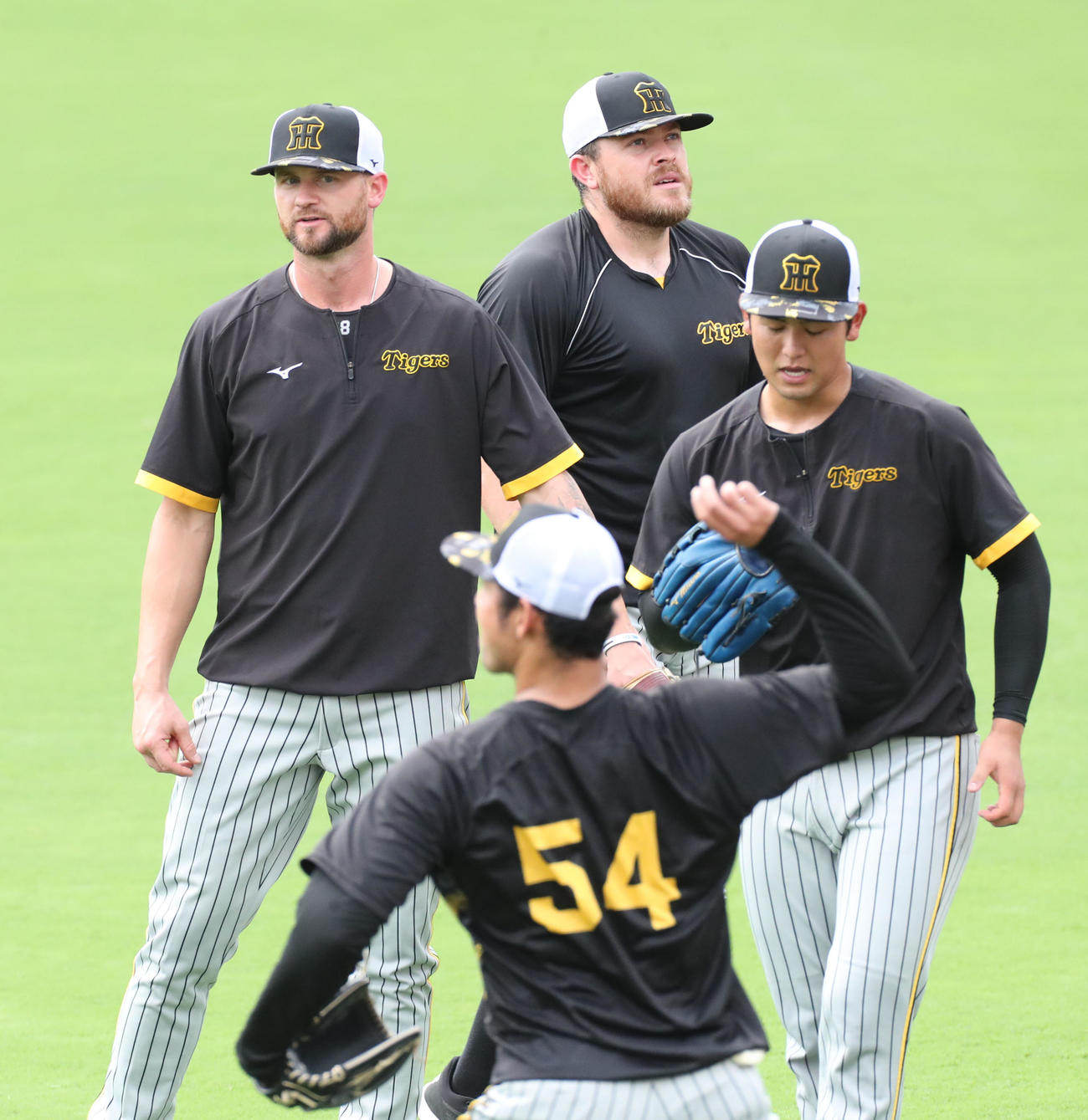 広島対阪神　チームに合流したブルワー（撮影・梅根麻紀）