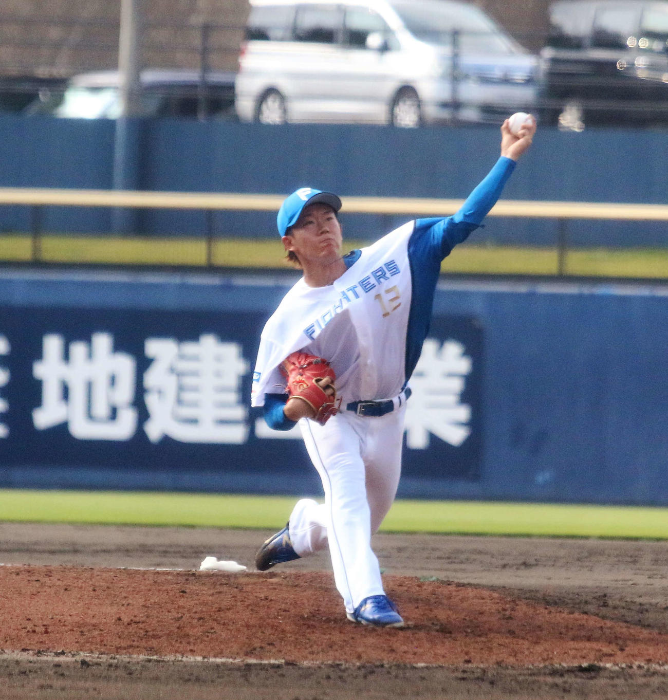 日本ハム対巨人　7回に2番手で登板し、1回1安打1失点だった日本ハム矢沢（撮影・木下大輔）