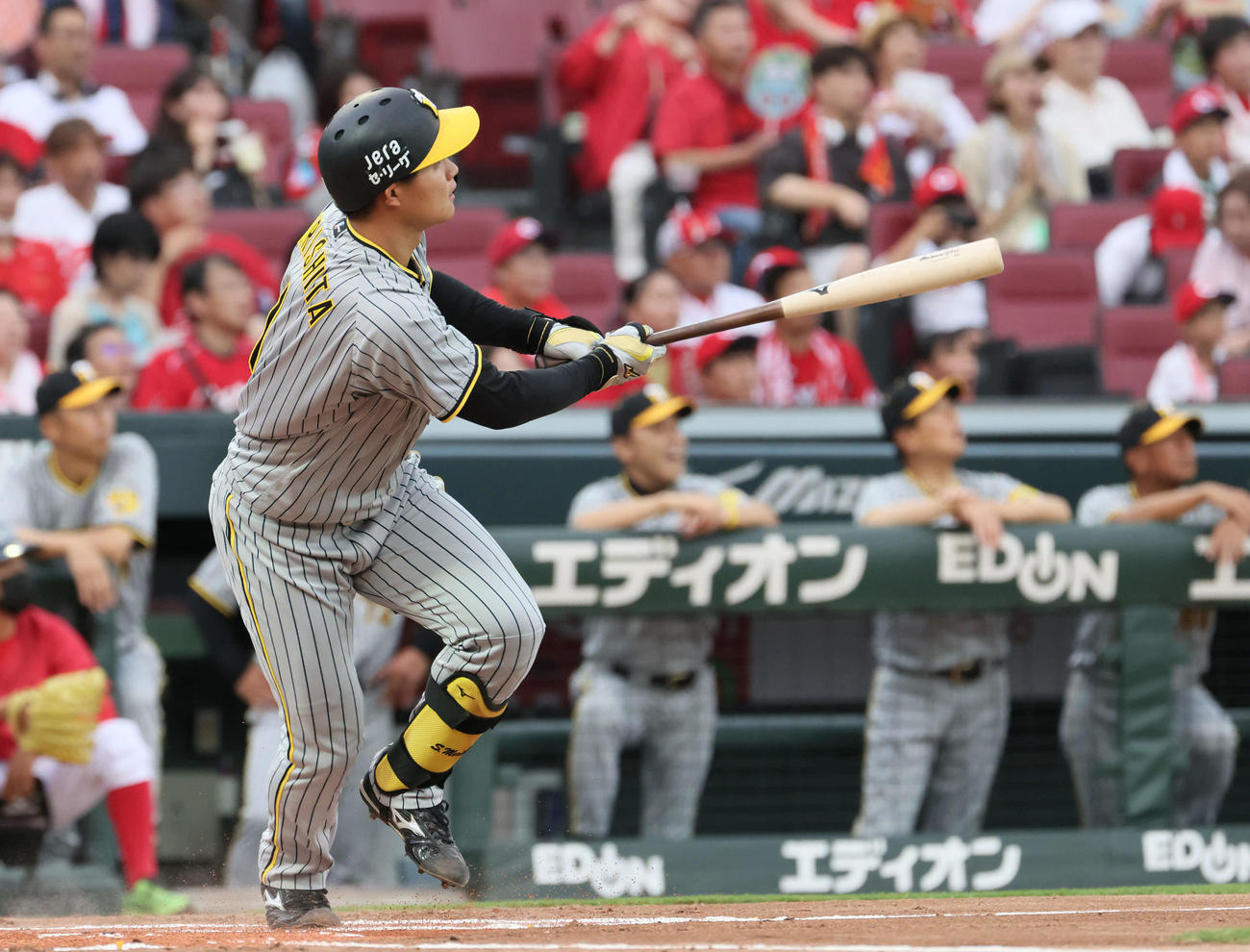 広島対阪神　1回表阪神1死三塁、森下は先制左越え2点本塁打を放つ（撮影・加藤孝規）