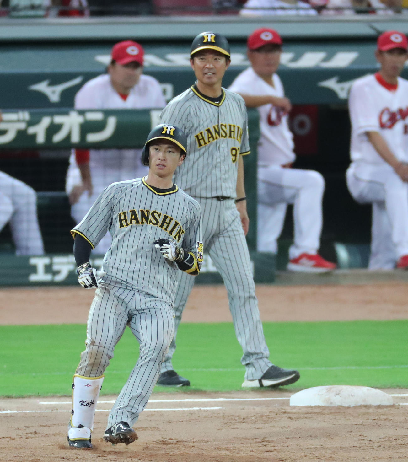 広島対阪神　3回表阪神1死、近本は右前安打を放つ（撮影・梅根麻紀）