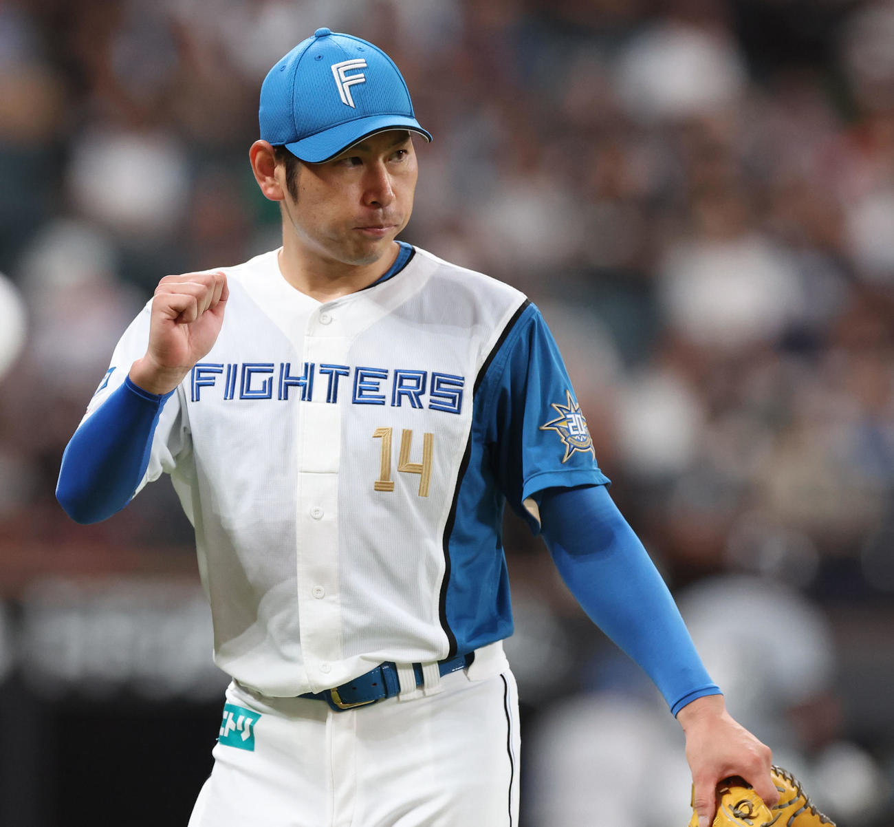 日本ハム対ロッテ　3回表を無失点に抑えベンチに戻る加藤貴（撮影・佐藤翔太）
