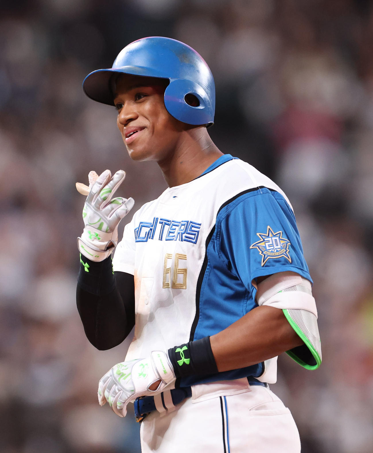 日本ハム対ロッテ　5回裏日本ハム2死一、二塁、万波は右前適時打を放つ（撮影・佐藤翔太）