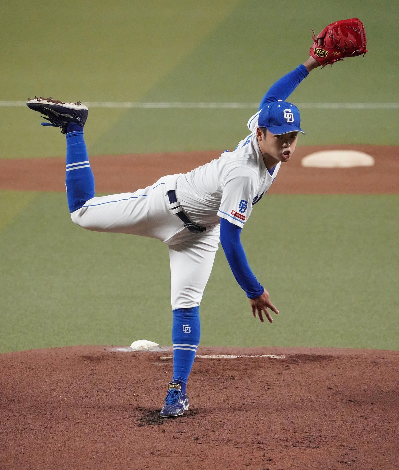 ウエスタンリーグ中日対阪神　1回表、登板する中日先発の根尾（撮影・森本幸一）