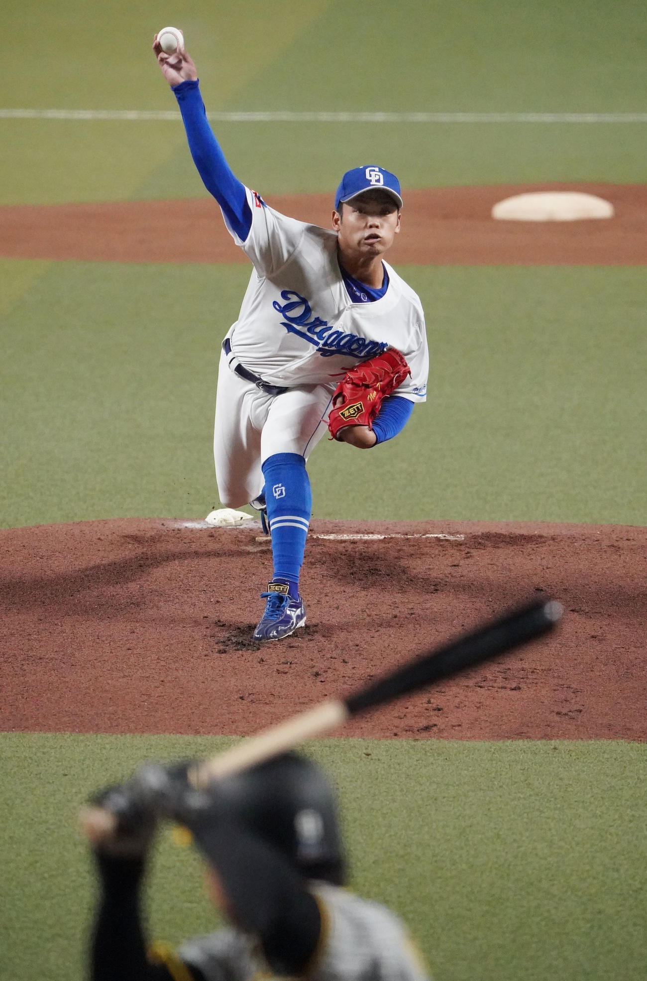 ウエスタンリーグ中日対阪神　1回表、登板する中日先発の根尾（撮影・森本幸一）
