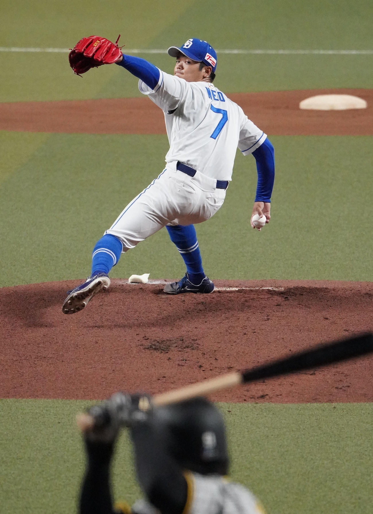 ウエスタンリーグ中日対阪神　1回表、登板する中日先発の根尾（撮影・森本幸一）
