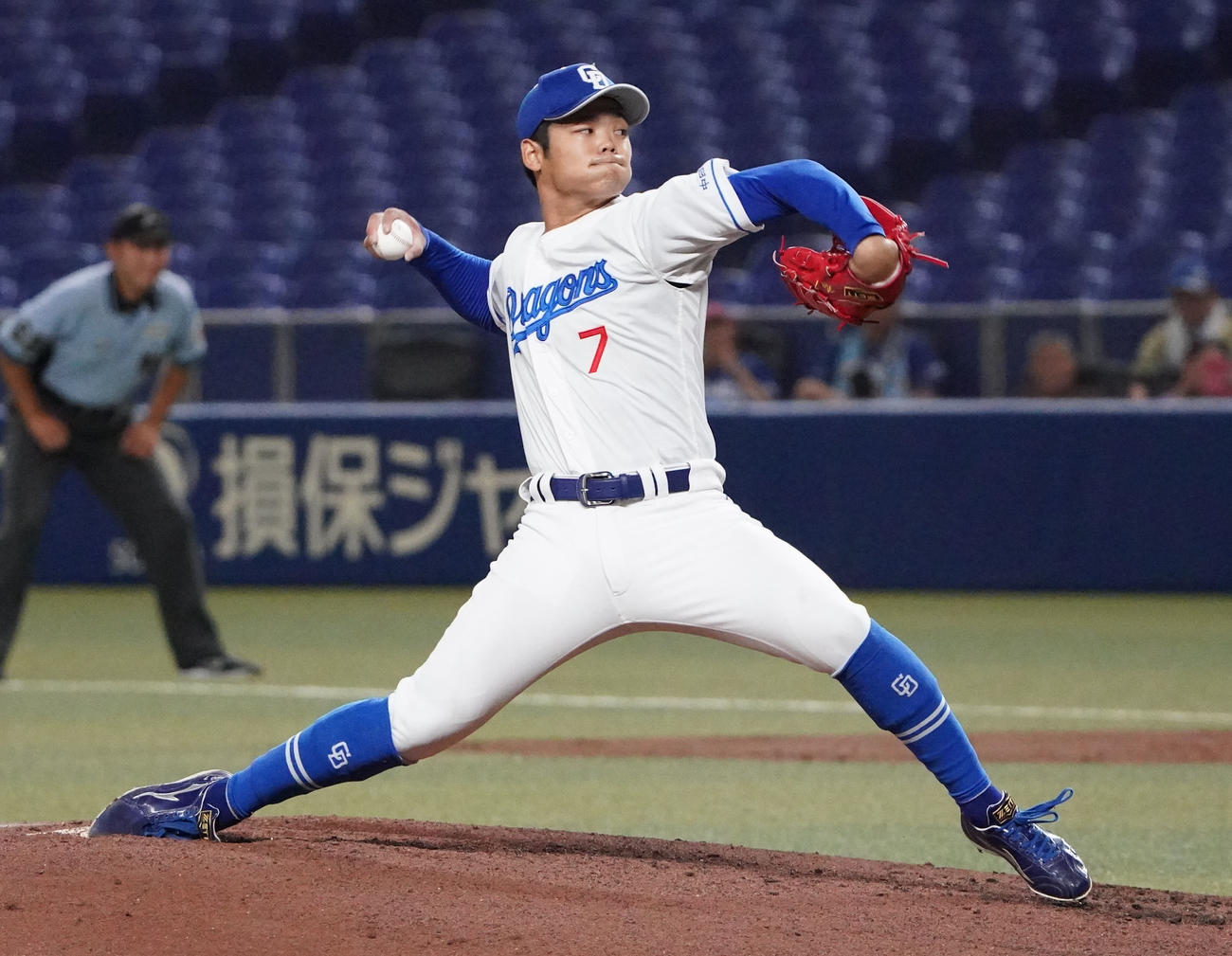 ウエスタンリーグ中日対阪神　2回表、力投する中日先発の根尾（撮影・森本幸一）