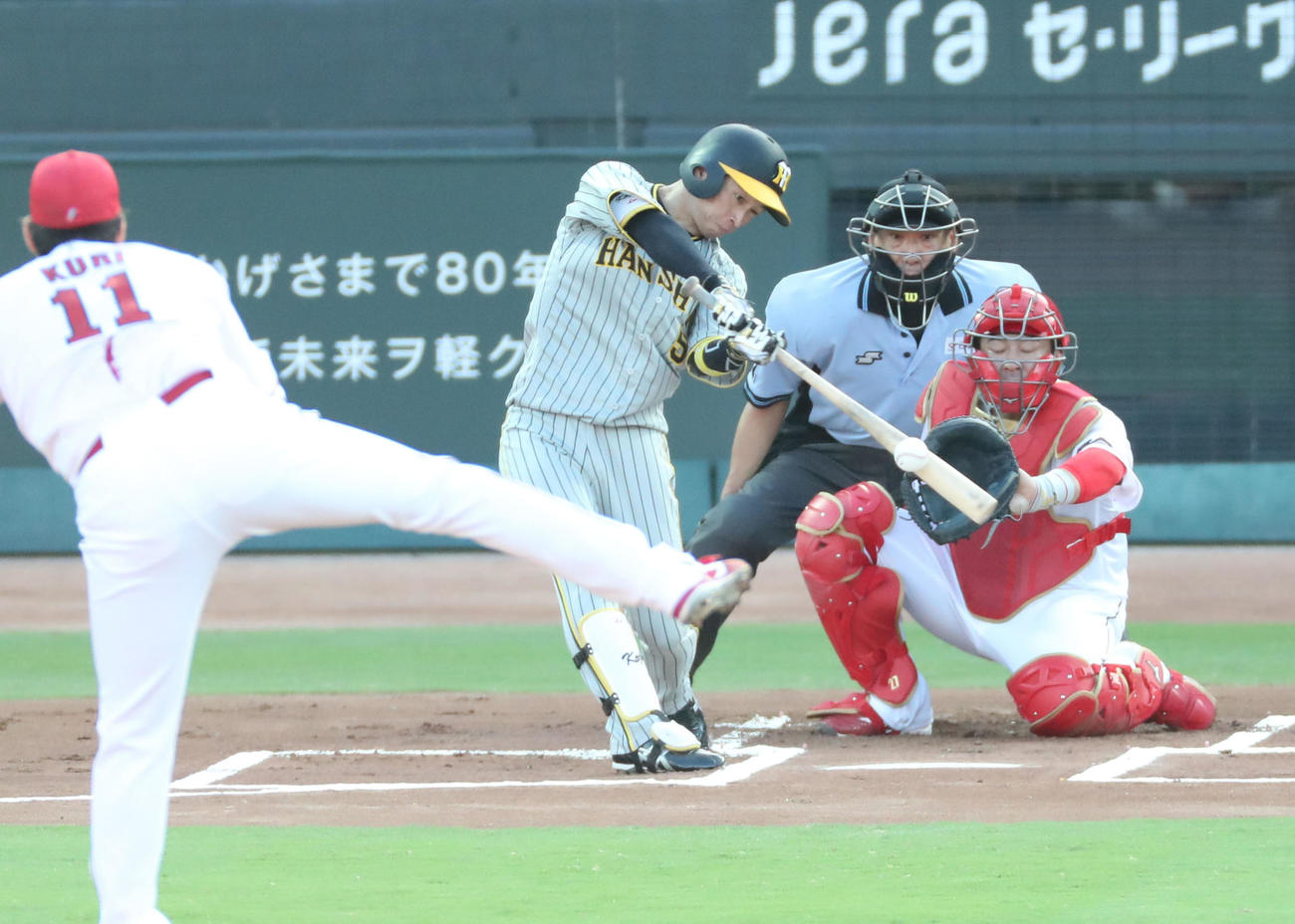 広島対阪神　1回表阪神無死、近本は右前安打を放つ（撮影・梅根麻紀）