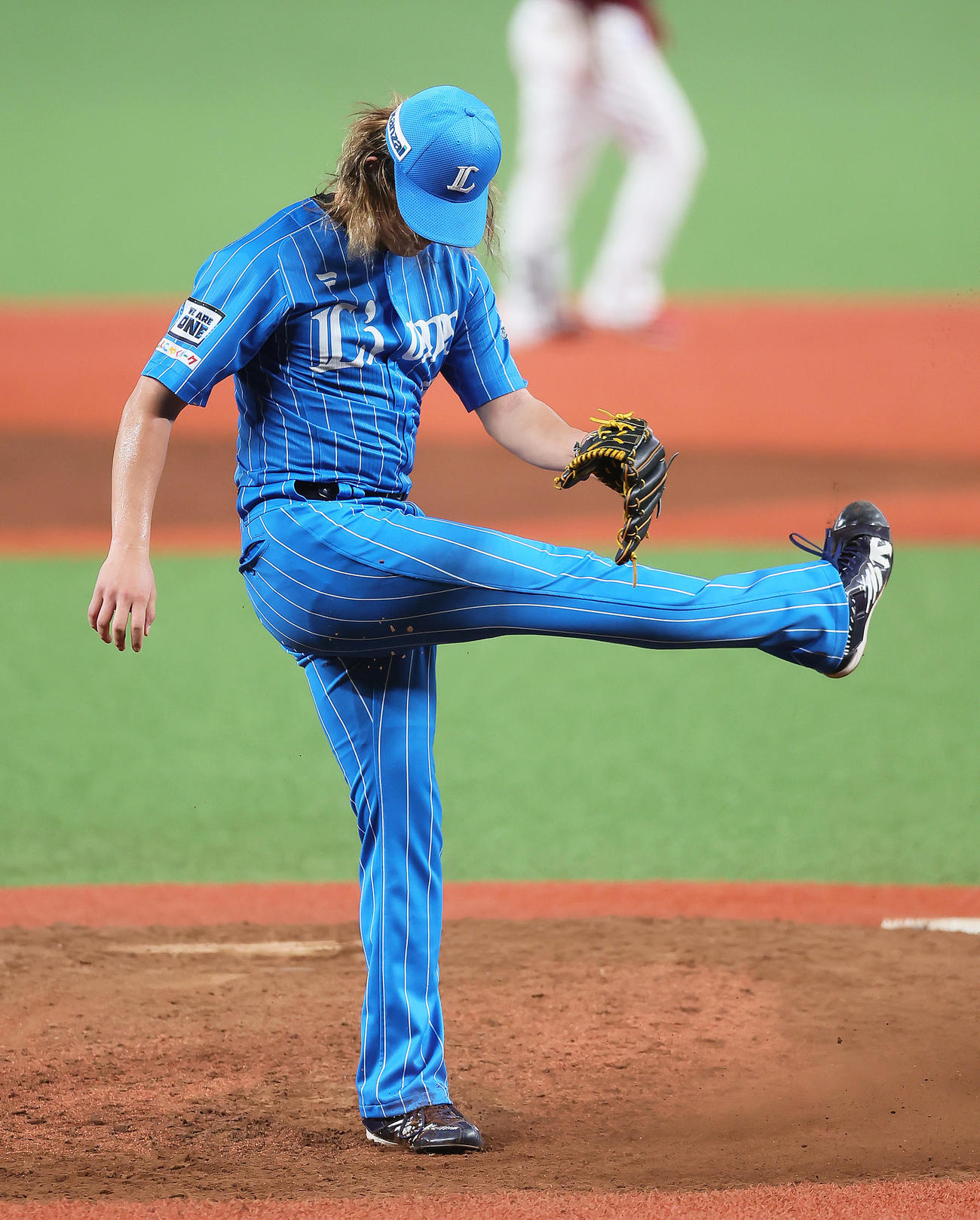 西武対楽天　7回、1点を失った西武今井は悔しそうにマウンドを蹴り上げ、ベンチに戻る（撮影・足立雅史）