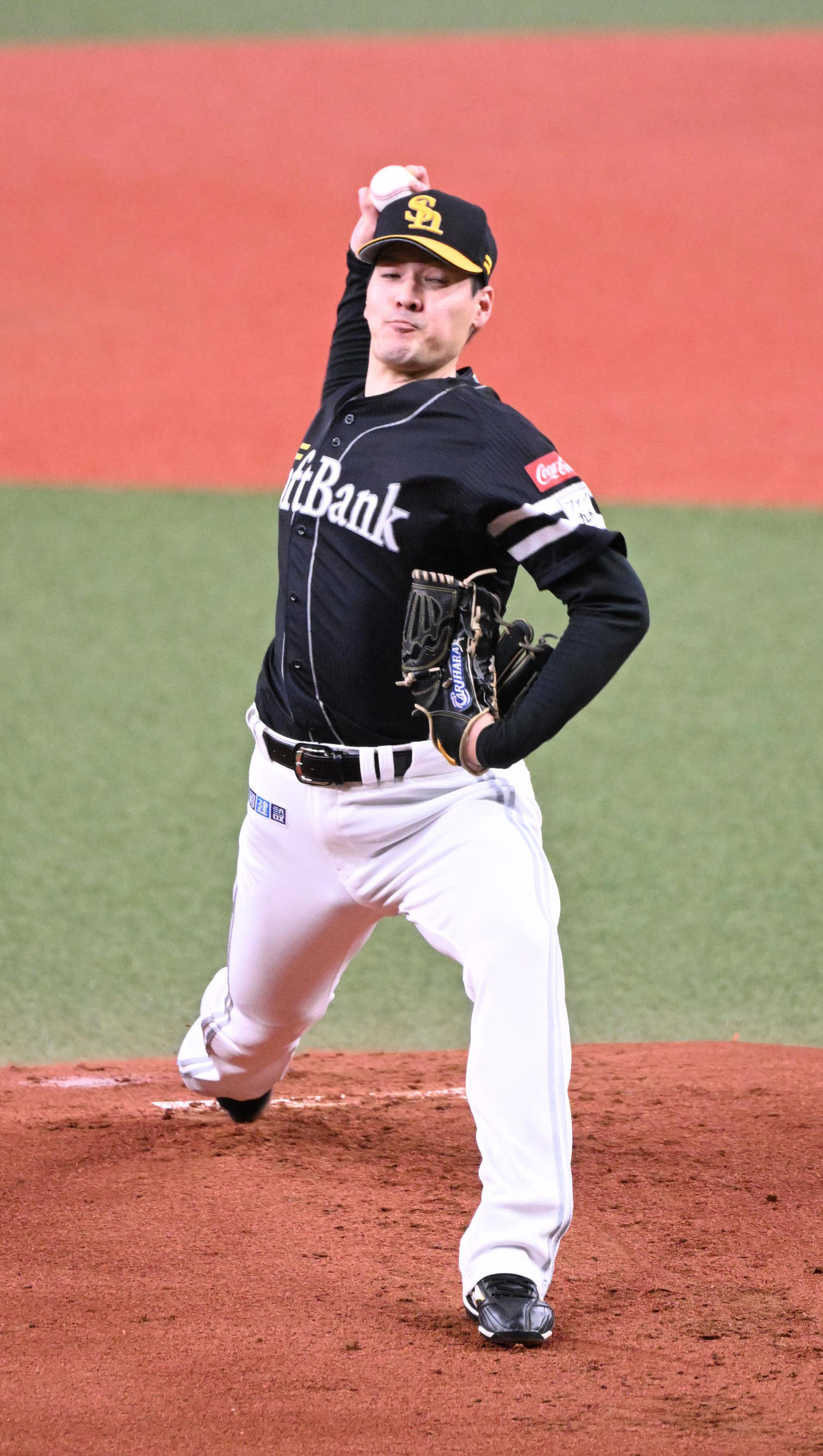 オリックス対ソフトバンク　先発するソフトバンク有原（撮影・和賀正仁）