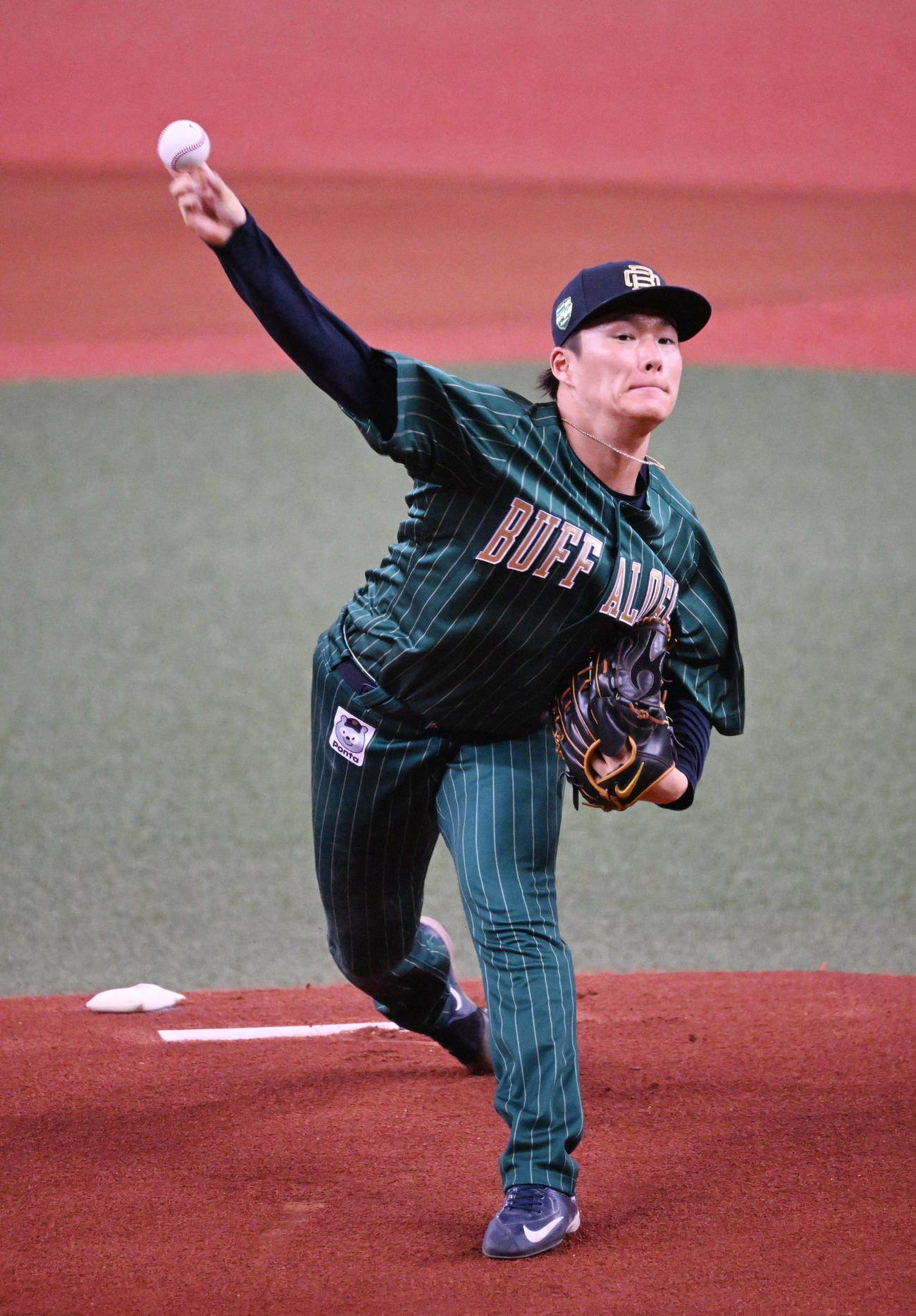 オリックス対ソフトバンク　先発するオリックス山本（撮影・和賀正仁）
