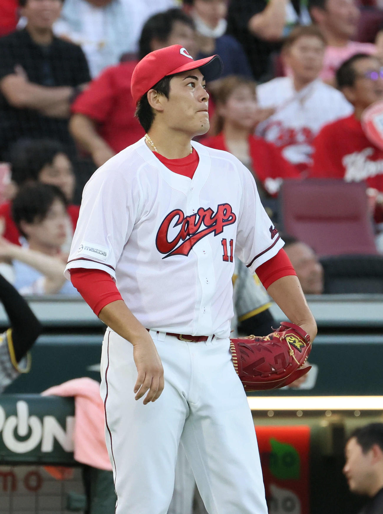 広島対阪神　2回表阪神2死一、三塁、近本に2点適時打を浴びた九里（撮影・加藤孝規）