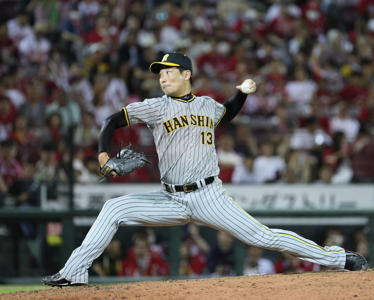 広島対阪神　最後を締めた岩崎（撮影・加藤孝規）