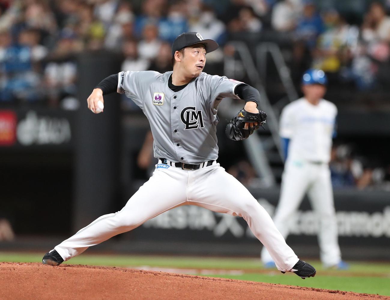 日本ハム対ロッテ　力投するロッテ先発の美馬（撮影・黒川智章）