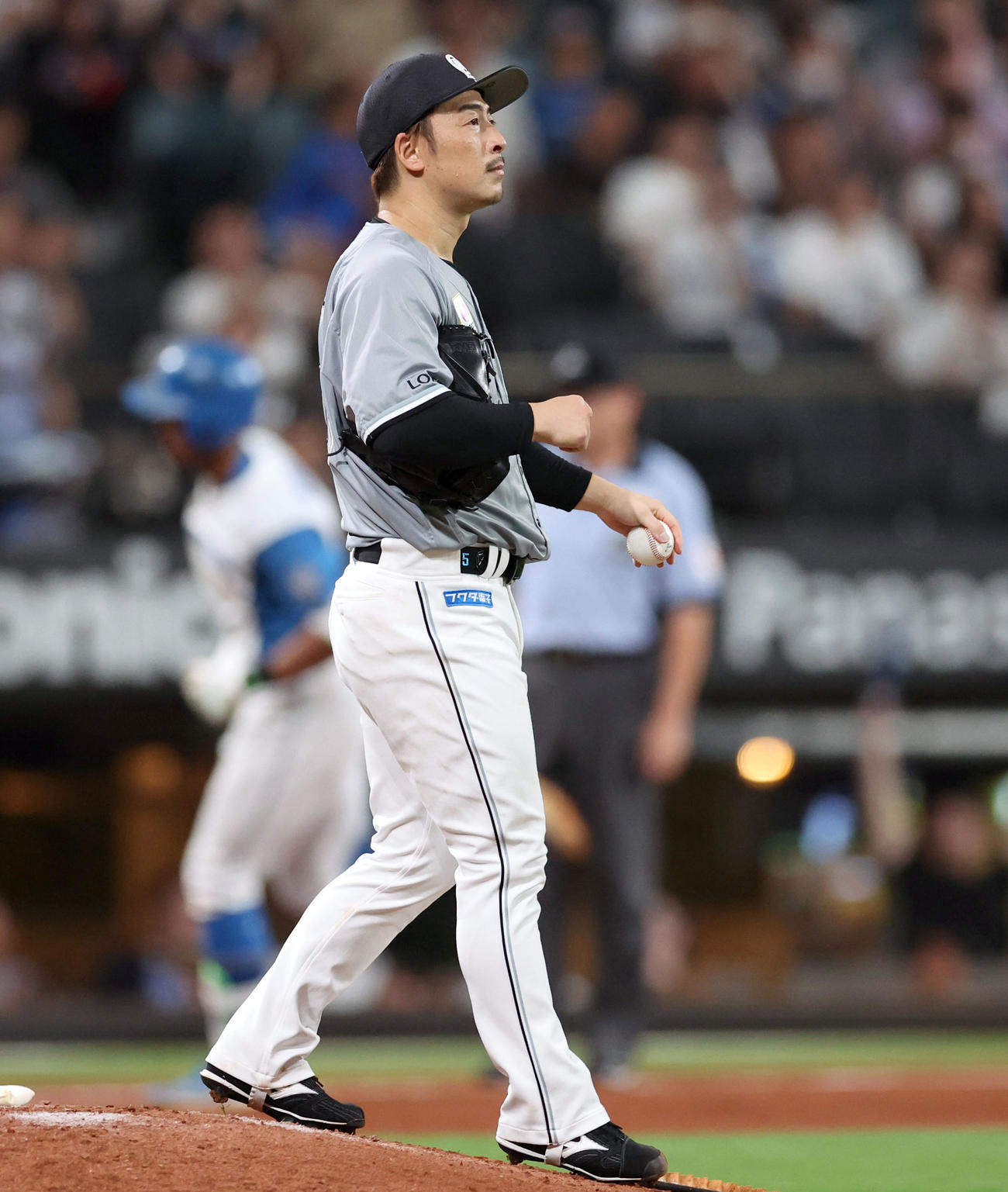 日本ハム対ロッテ　4回裏日本ハム無死、万波に左越え本塁打を浴びる美馬（撮影・佐藤翔太）