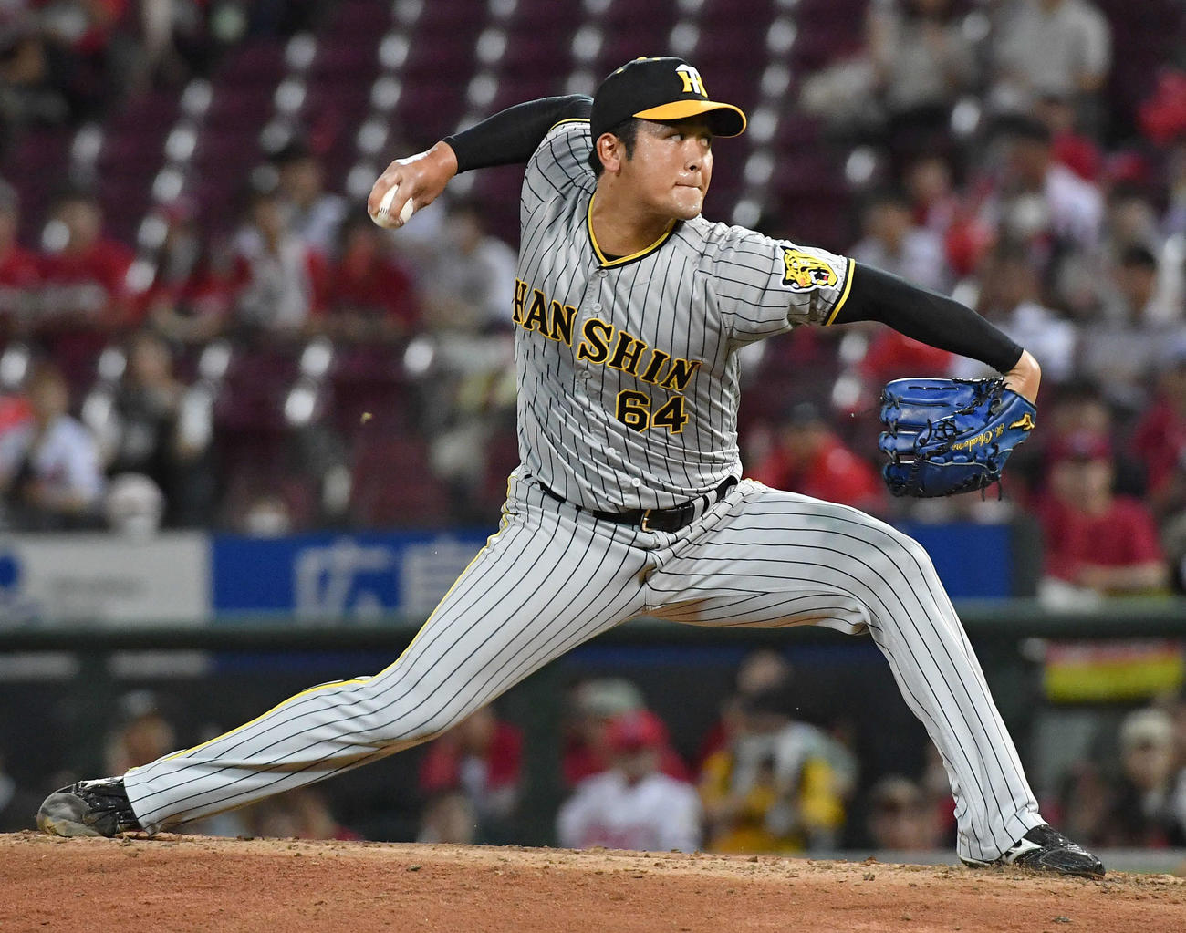 広島対阪神　8回裏から登板した、阪神4番手の岡留（撮影・岩下翔太）