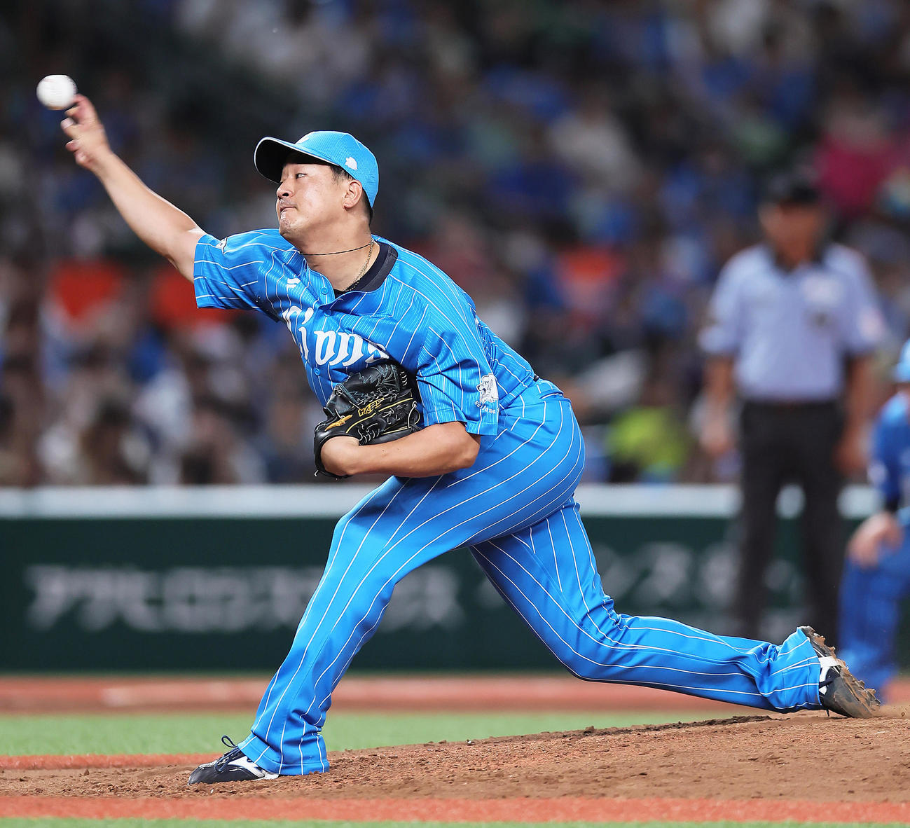 西武対楽天　8回から登板した西武平井（撮影・足立雅史）