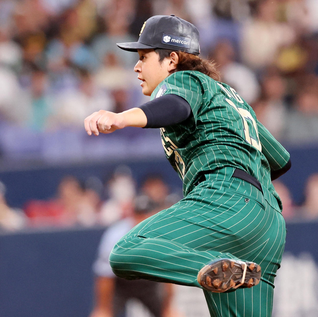 オリックス対ソフトバンク　4回表ソフトバンク2死満塁、宮城は甲斐を三振に仕留める（撮影・加藤哉）