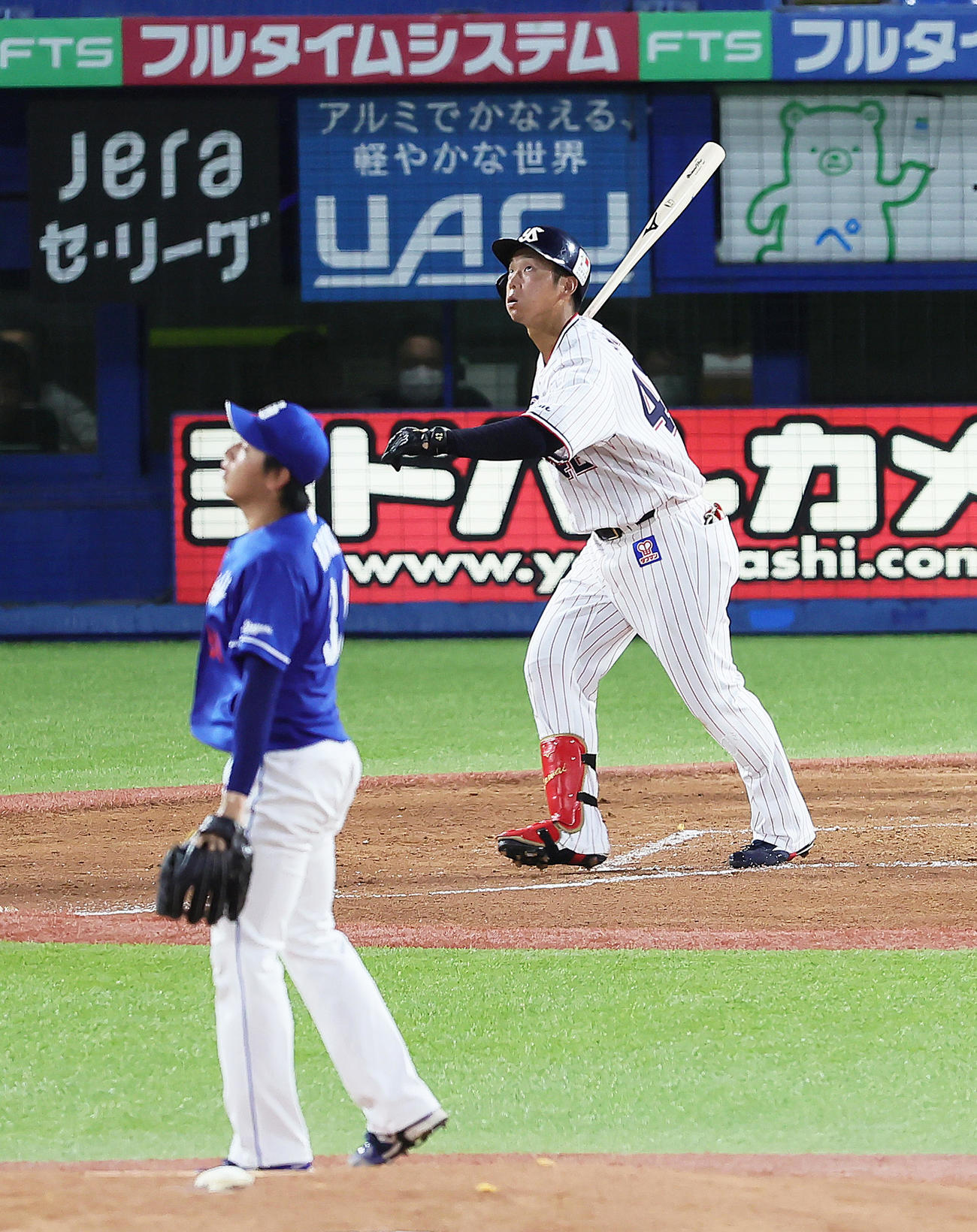 ヤクルト対中日　2回裏ヤクルト無死、沢井は右三塁打を放つ。投手仲地（撮影・足立雅史）