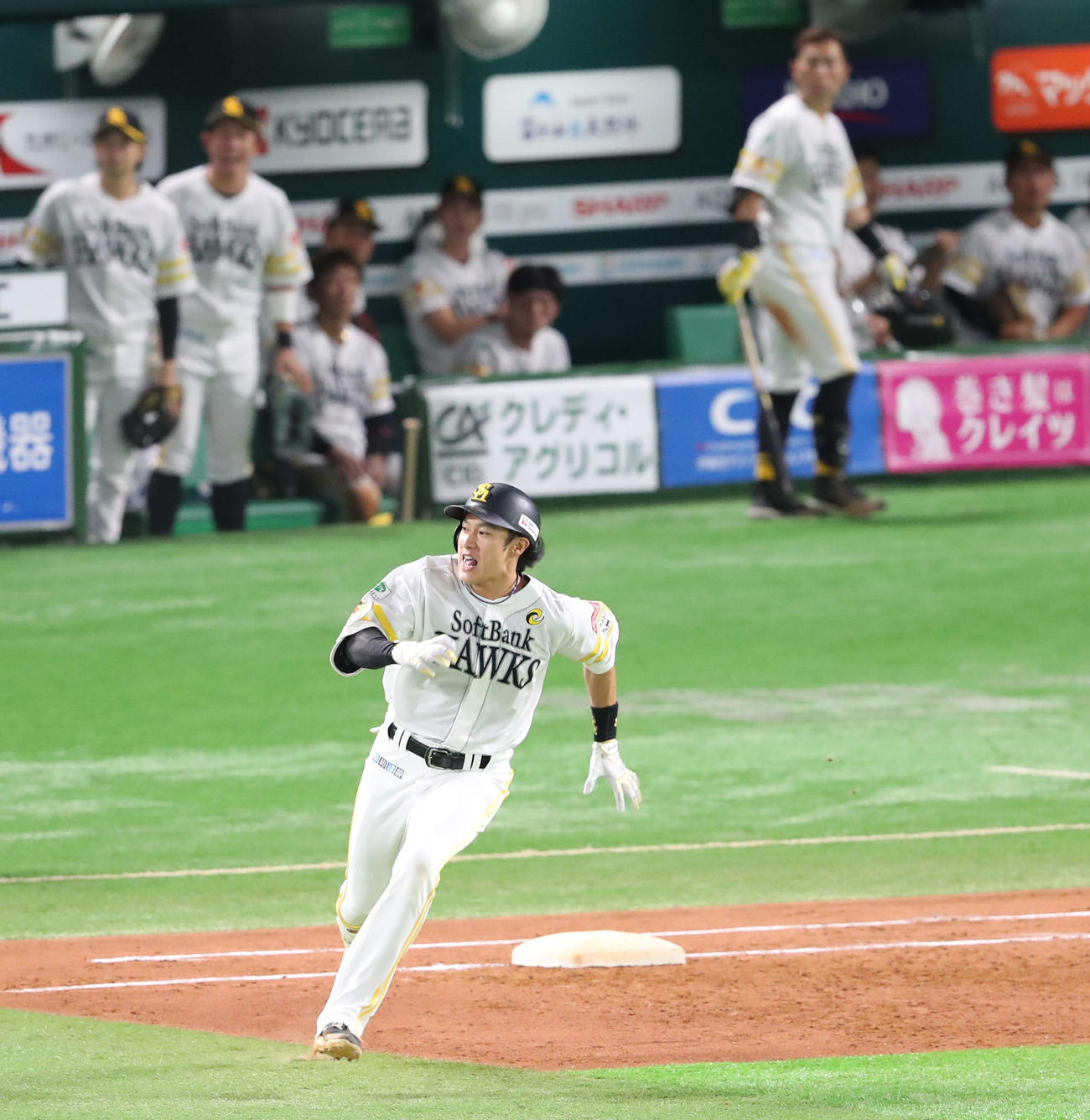 ソフトバンク対西武　4回裏ソフトバンク1死、柳田は右前に二塁打を放つ（撮影・梅根麻紀）