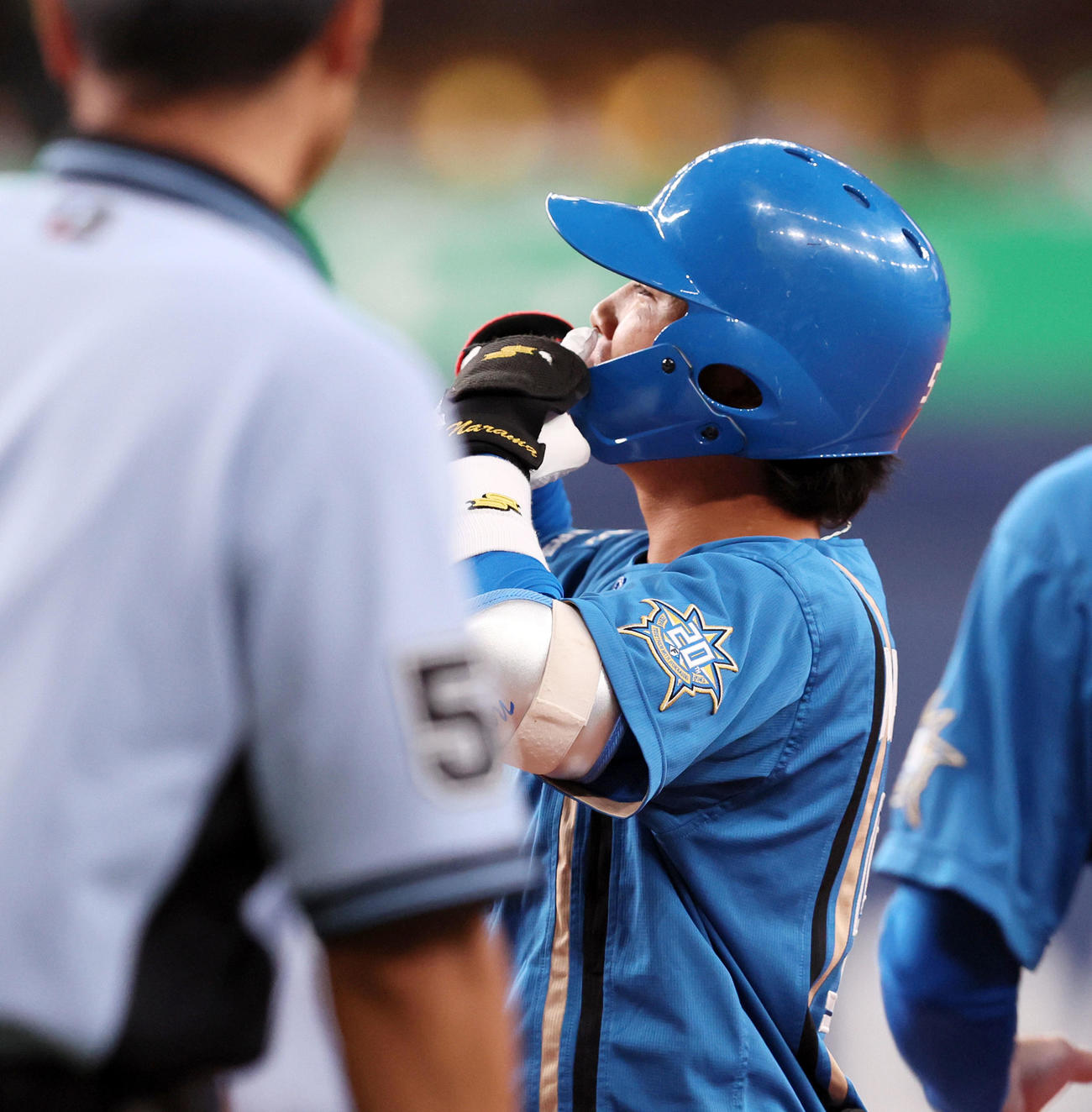 オリックス対日本ハム　2回表日本ハム2死一、三塁、奈良間は右適時打を放つ（撮影・加藤哉）