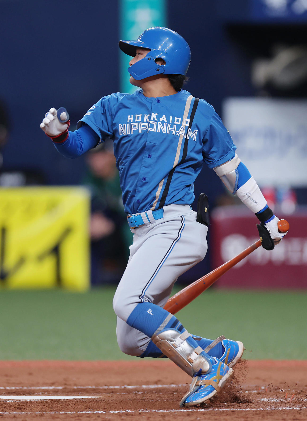 オリックス対日本ハム　2回表日本ハム2死一、三塁、先制の右前適時打を放つ奈良間（撮影・前田充）