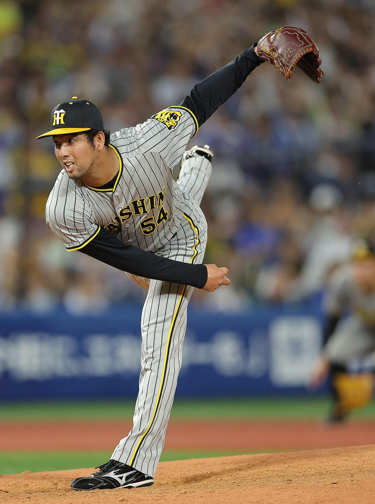 DeNA対阪神　7回裏、阪神2番手で登板する加治屋（撮影・河田真司）