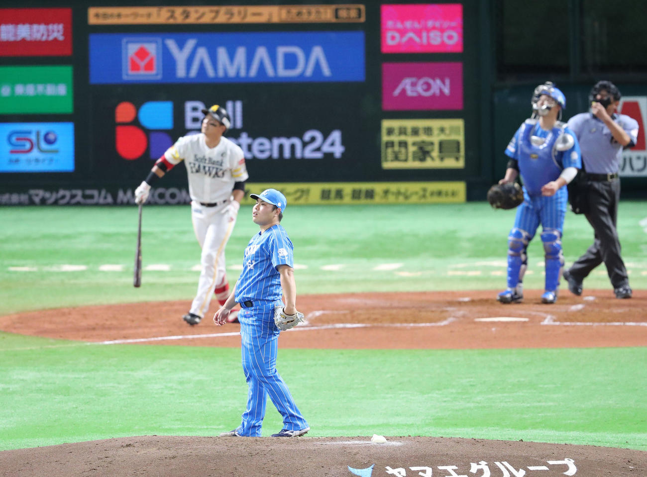 ソフトバンク対西武　3回裏ソフトバンク無死、栗原に右越え本塁打を浴びた平良（撮影・梅根麻紀）