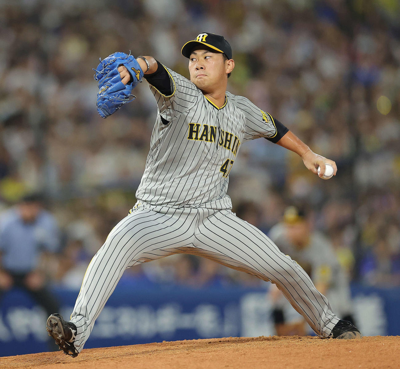 DeNA対阪神　6回裏、阪神2番手で登板する桐敷（撮影・河田真司）