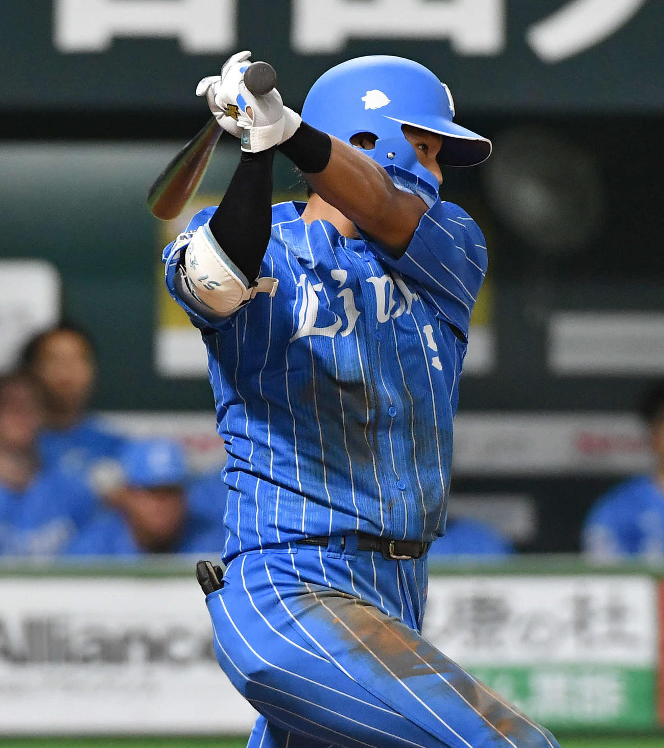 ソフトバンク対西武　6回表西武1死二塁、西川は右前安打を放つ（撮影・岩下翔太）