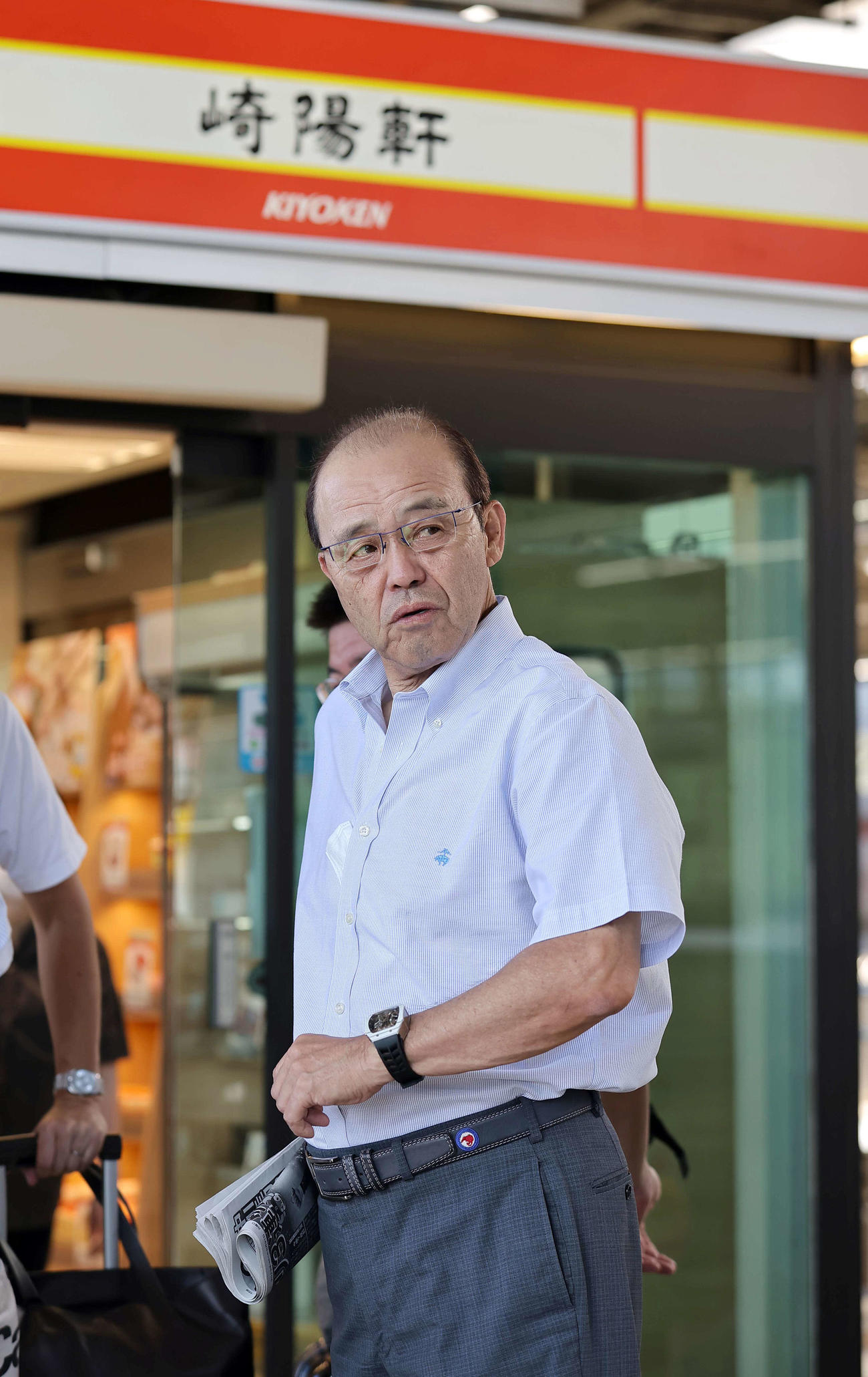 横浜から移動する阪神岡田監督（撮影・上田博志）